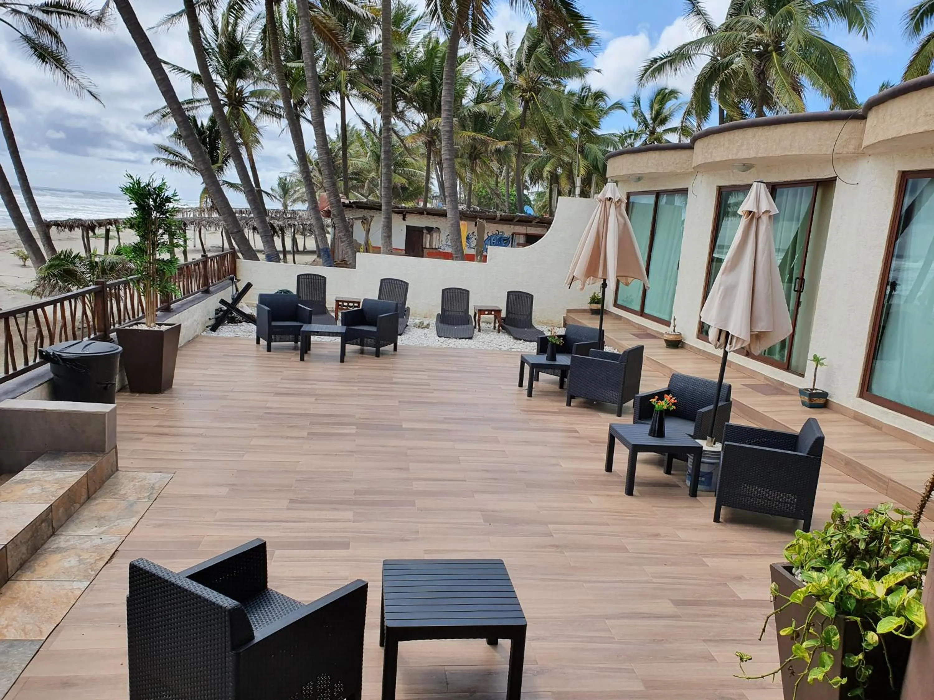 Bungalows La Perla Playa Azul