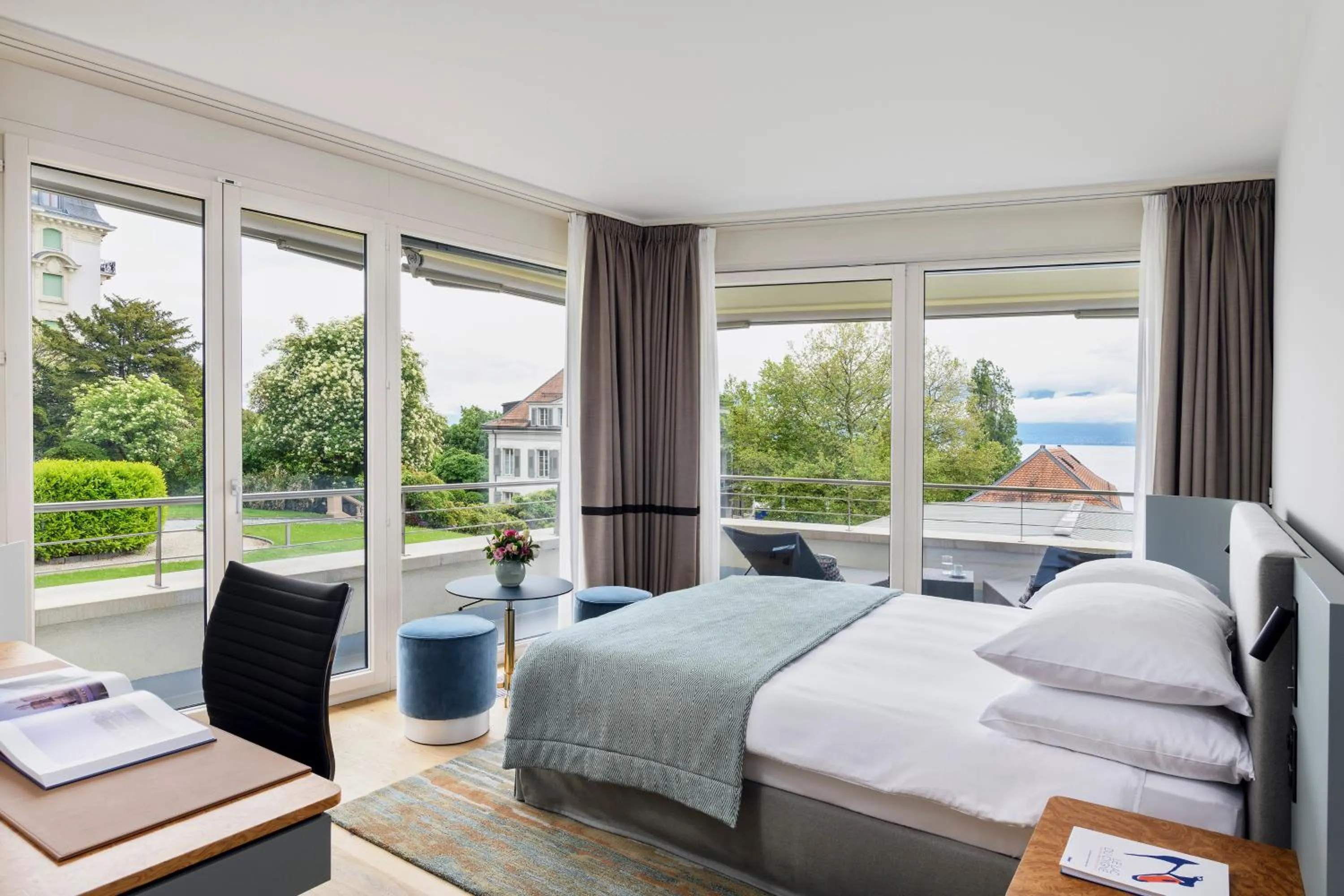 Bed in Hotel Angleterre