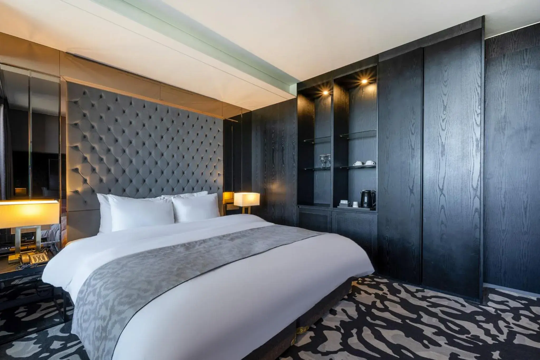 Bed in Best Louis Hamilton Hotel West Busan Bed in Best Louis Hamilton Hotel West Busan