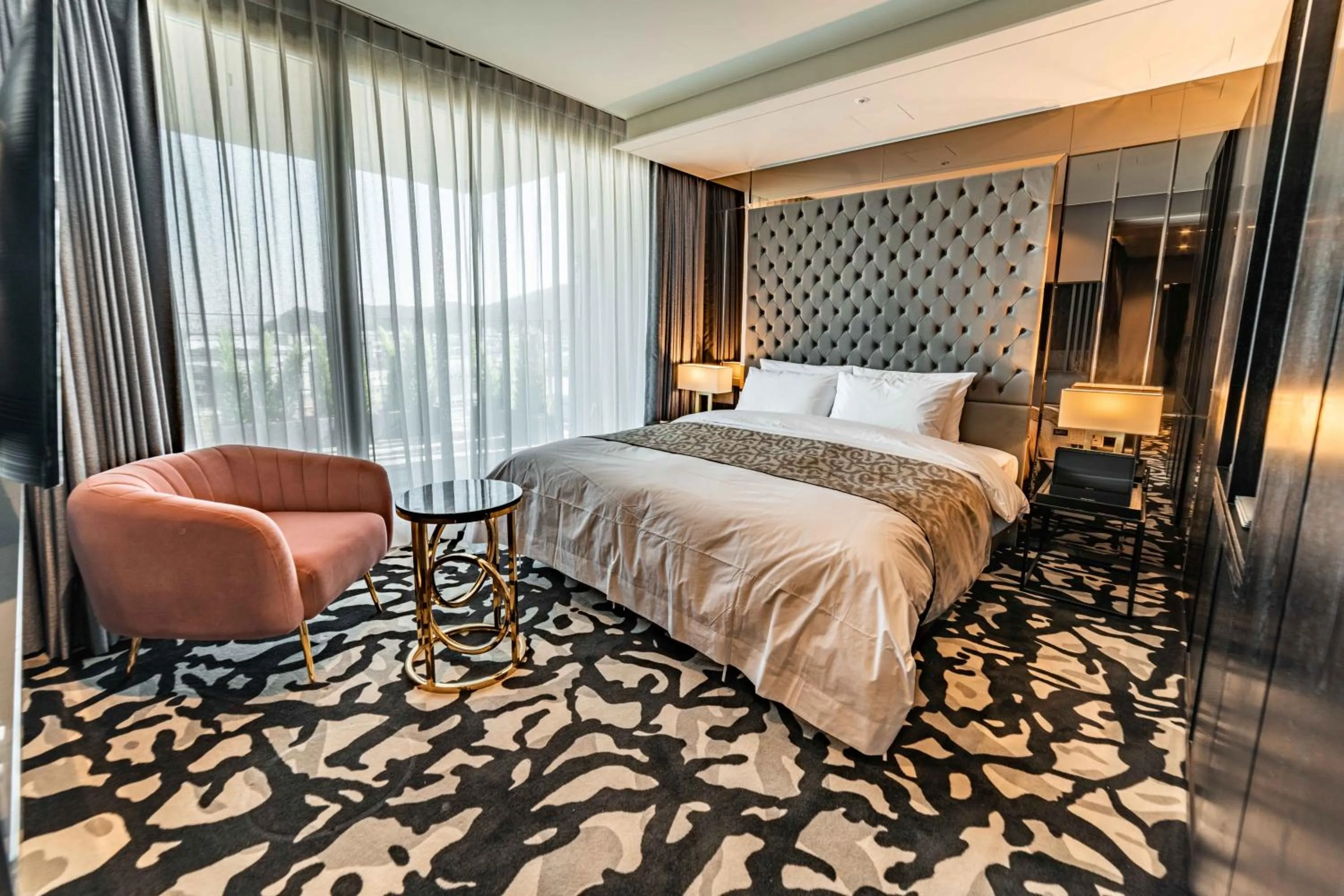 Bed in Best Louis Hamilton Hotel West Busan