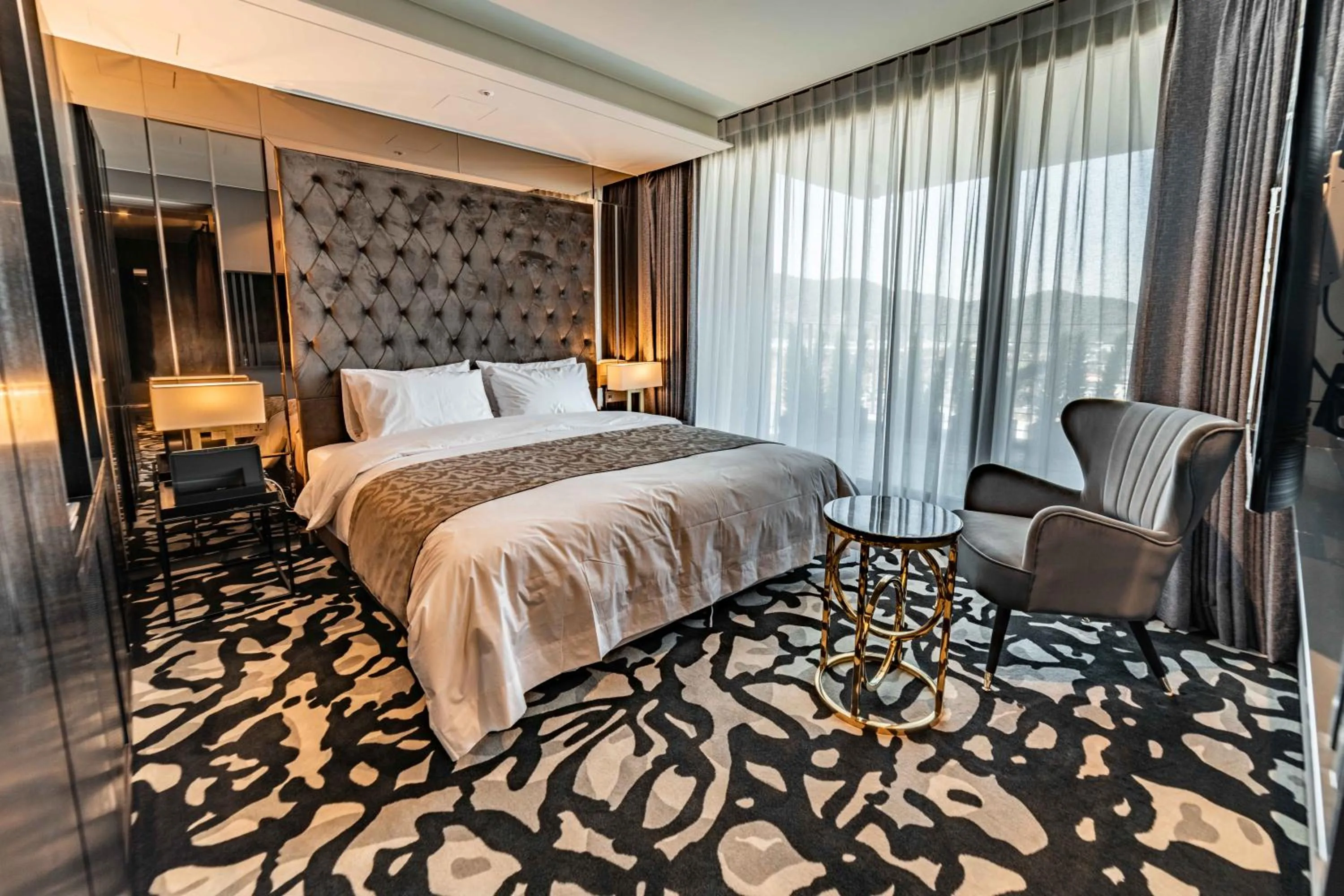 Bed in Best Louis Hamilton Hotel West Busan