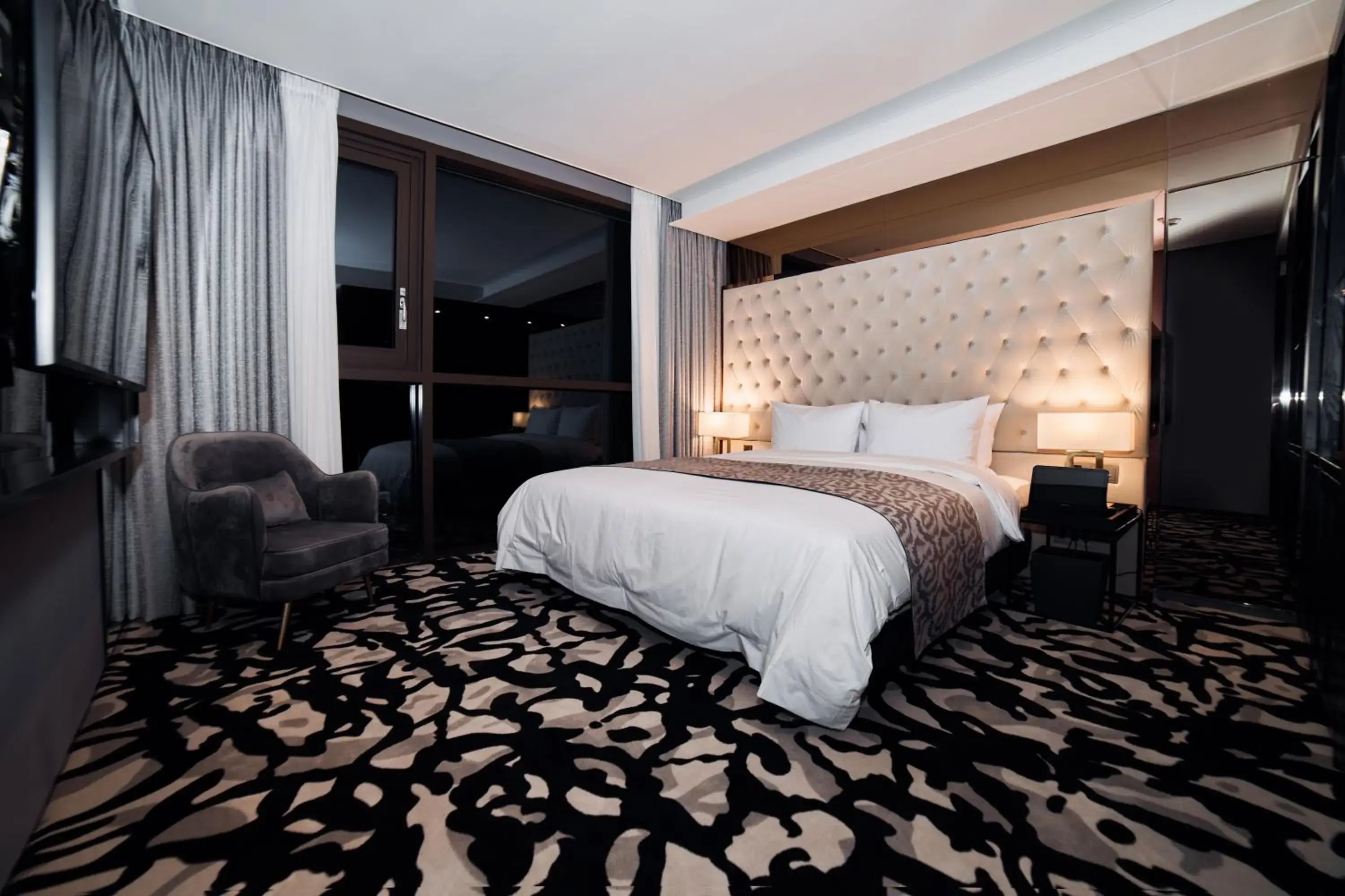 Bed in Best Louis Hamilton Hotel West Busan Bed in Best Louis Hamilton Hotel West Busan