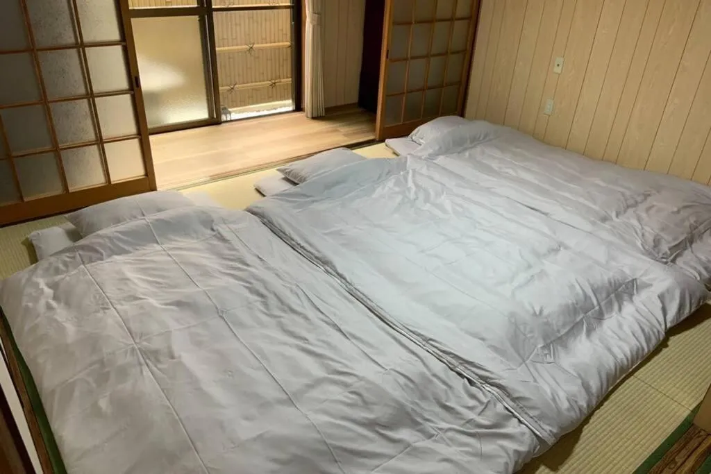 Bed in Kyoto Osaka SUMIREYA