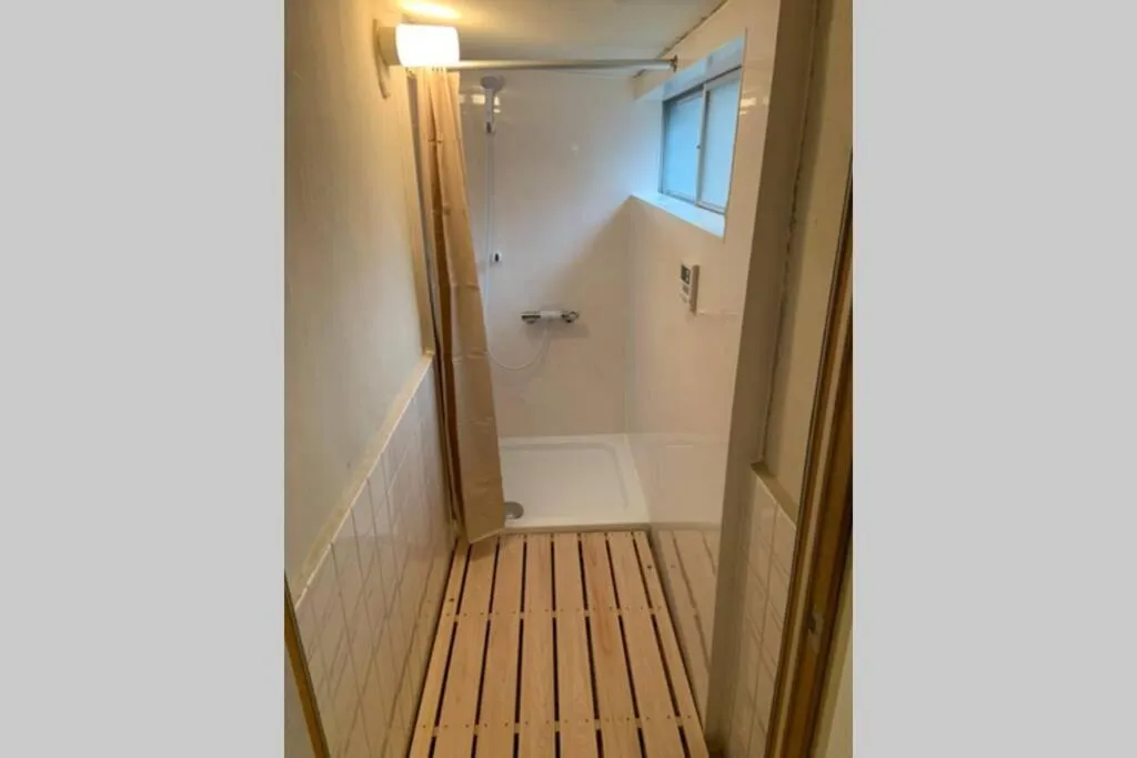 Shower in Kyoto Osaka SUMIREYA