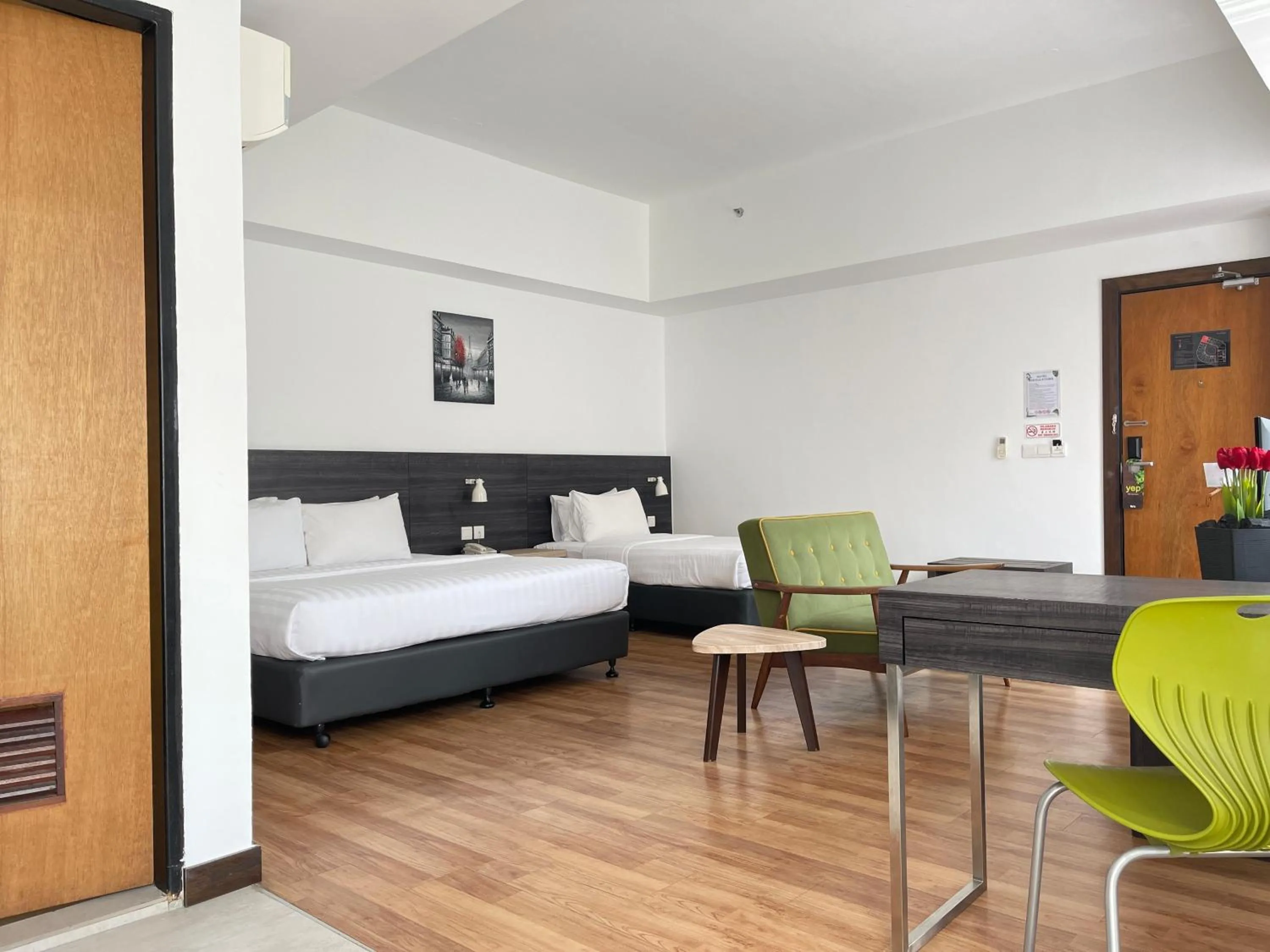 Photo of the whole room, Bed in Win Hotel