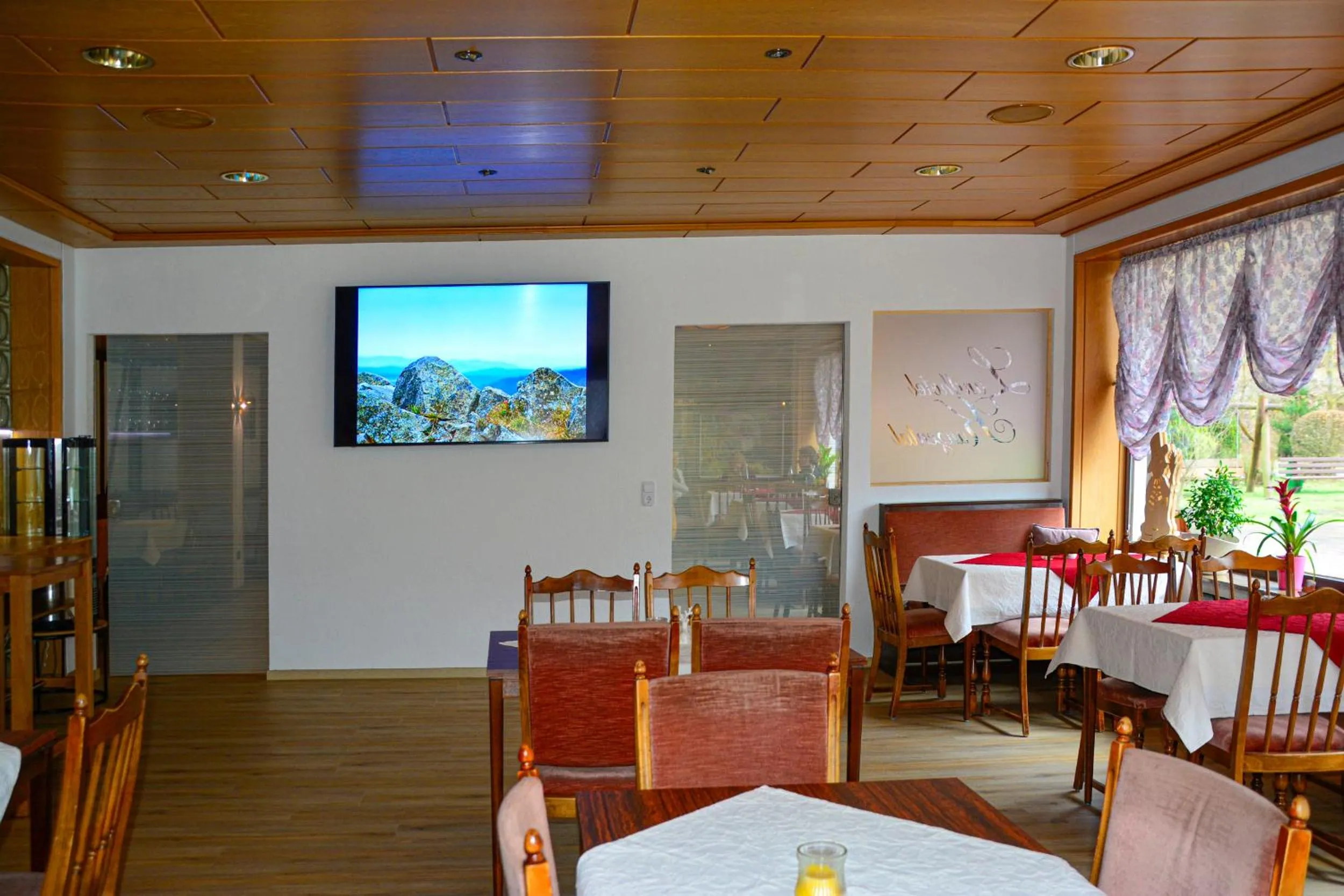 Restaurant/places to eat in Landhotel Kunzental