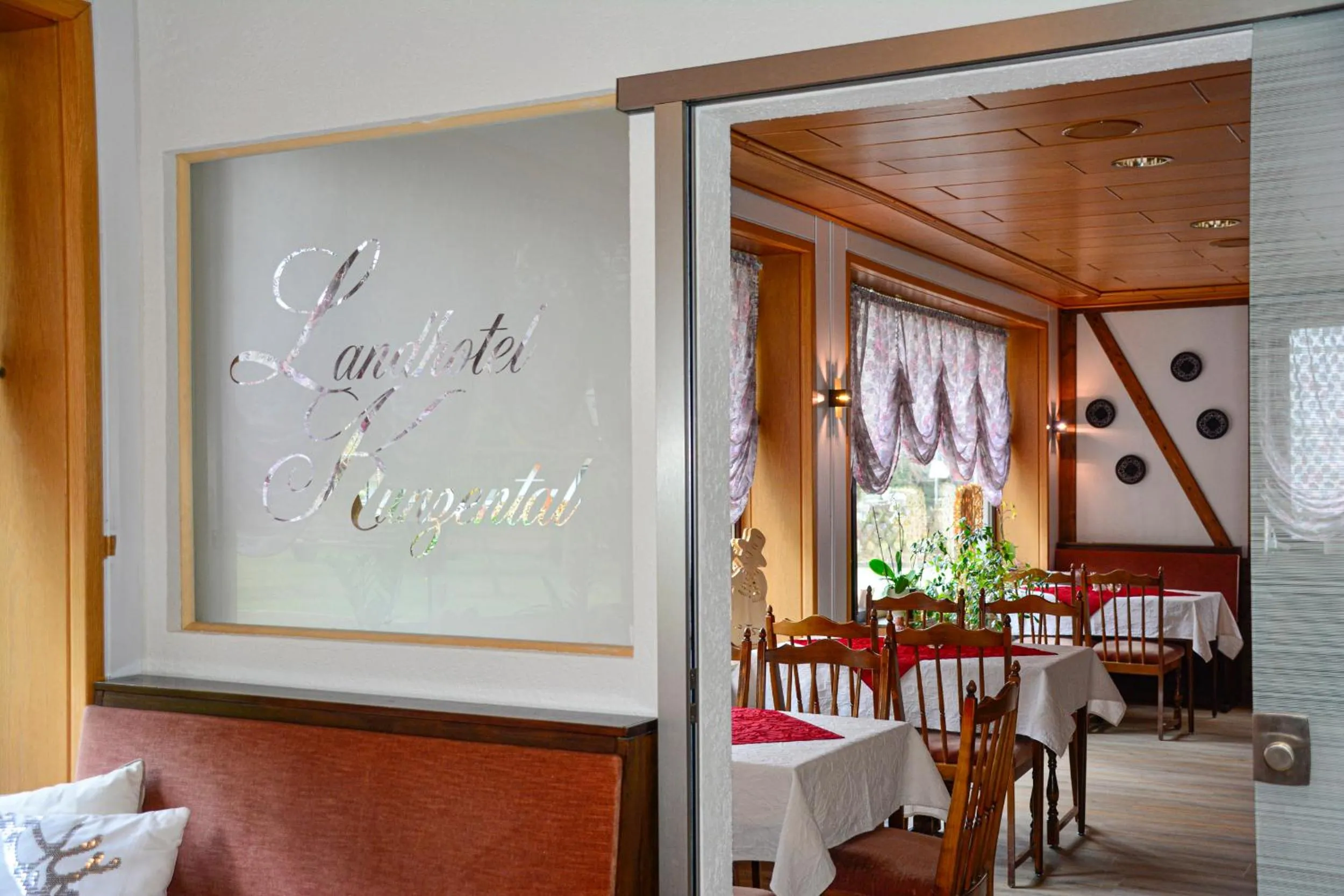 Restaurant/places to eat in Landhotel Kunzental