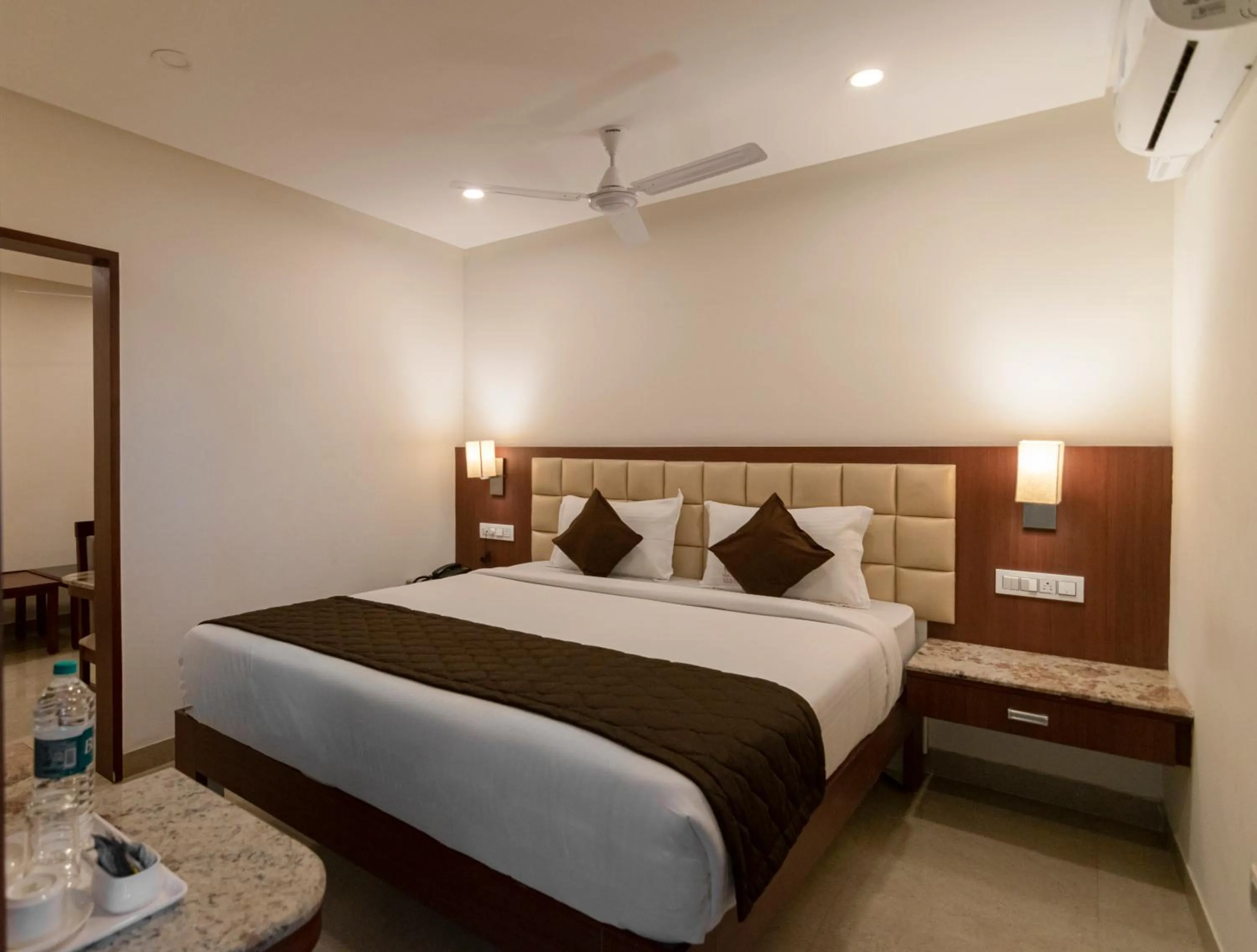 Bed in Hotel Dasya - Formerly Nice Stay The Business Hotel