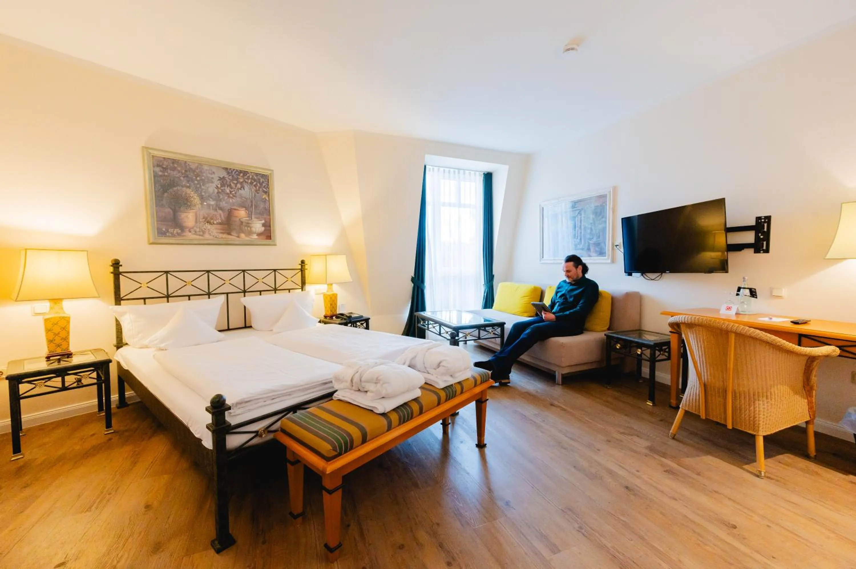 Photo of the whole room, Bed in Best Western Wein- und Parkhotel