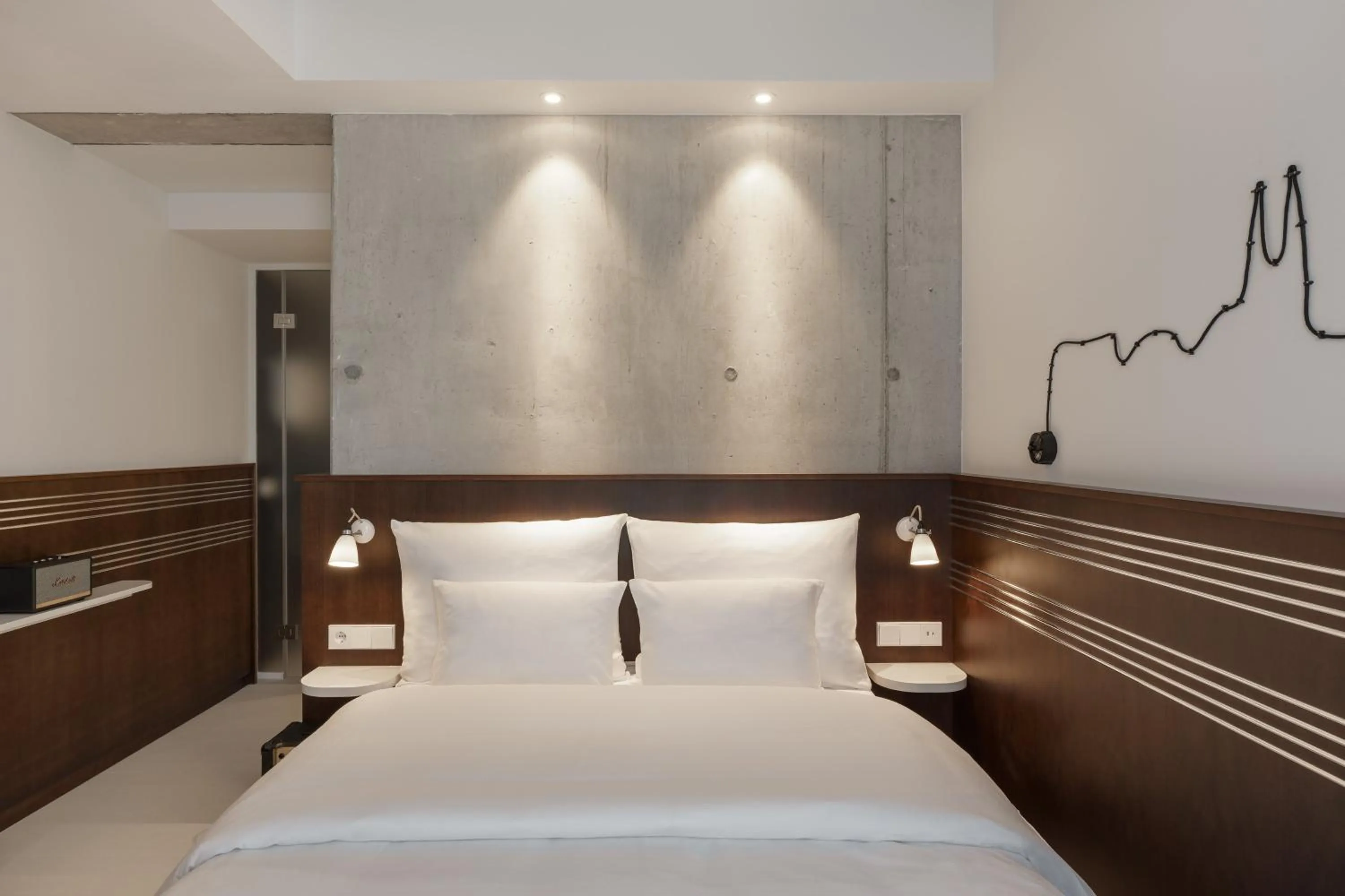 Photo of the whole room, Bed in Ruby Ella Hotel Cologne