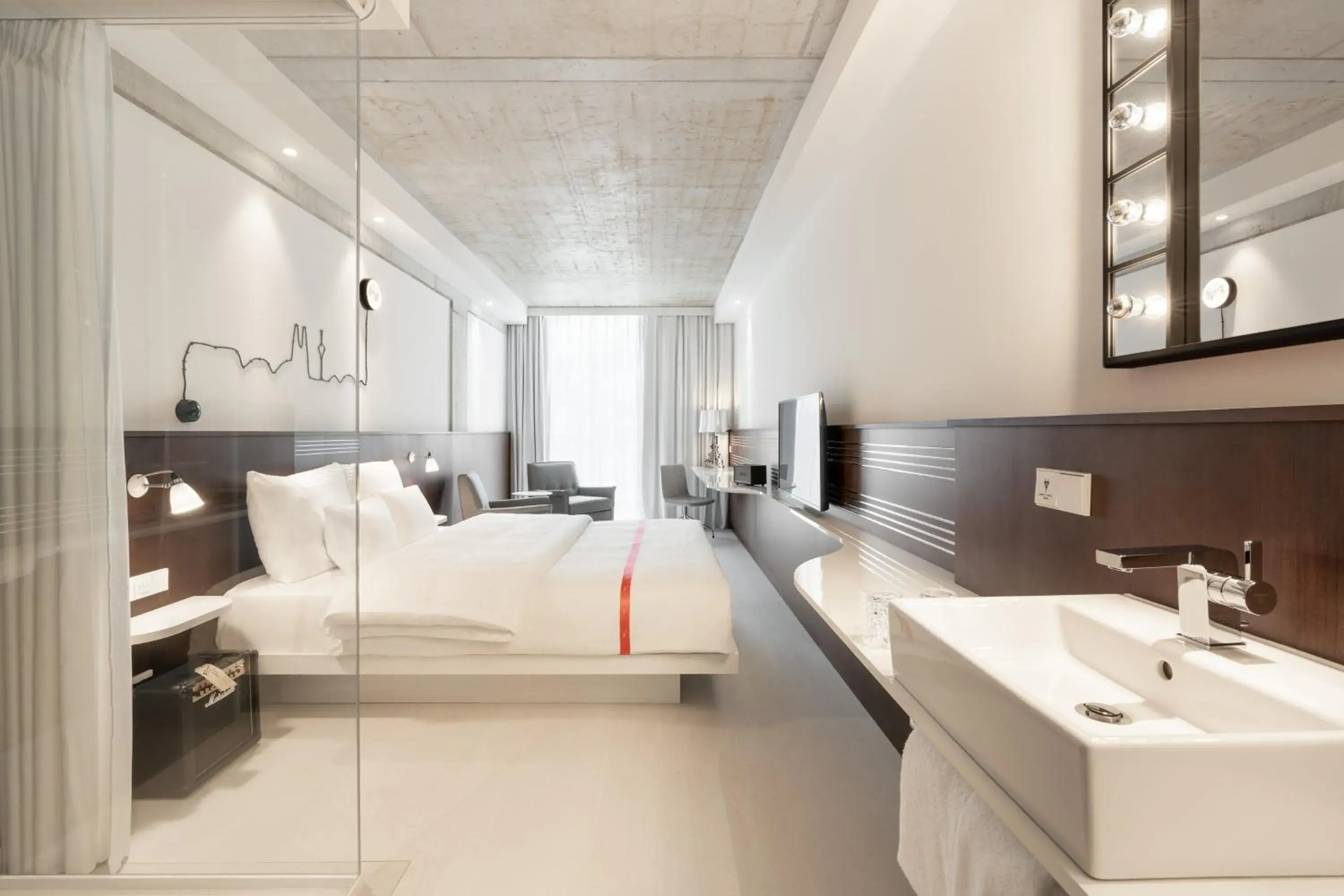 Photo of the whole room, Bed in Ruby Ella Hotel Cologne Photo of the whole room, Bed in Ruby Ella Hotel Cologne