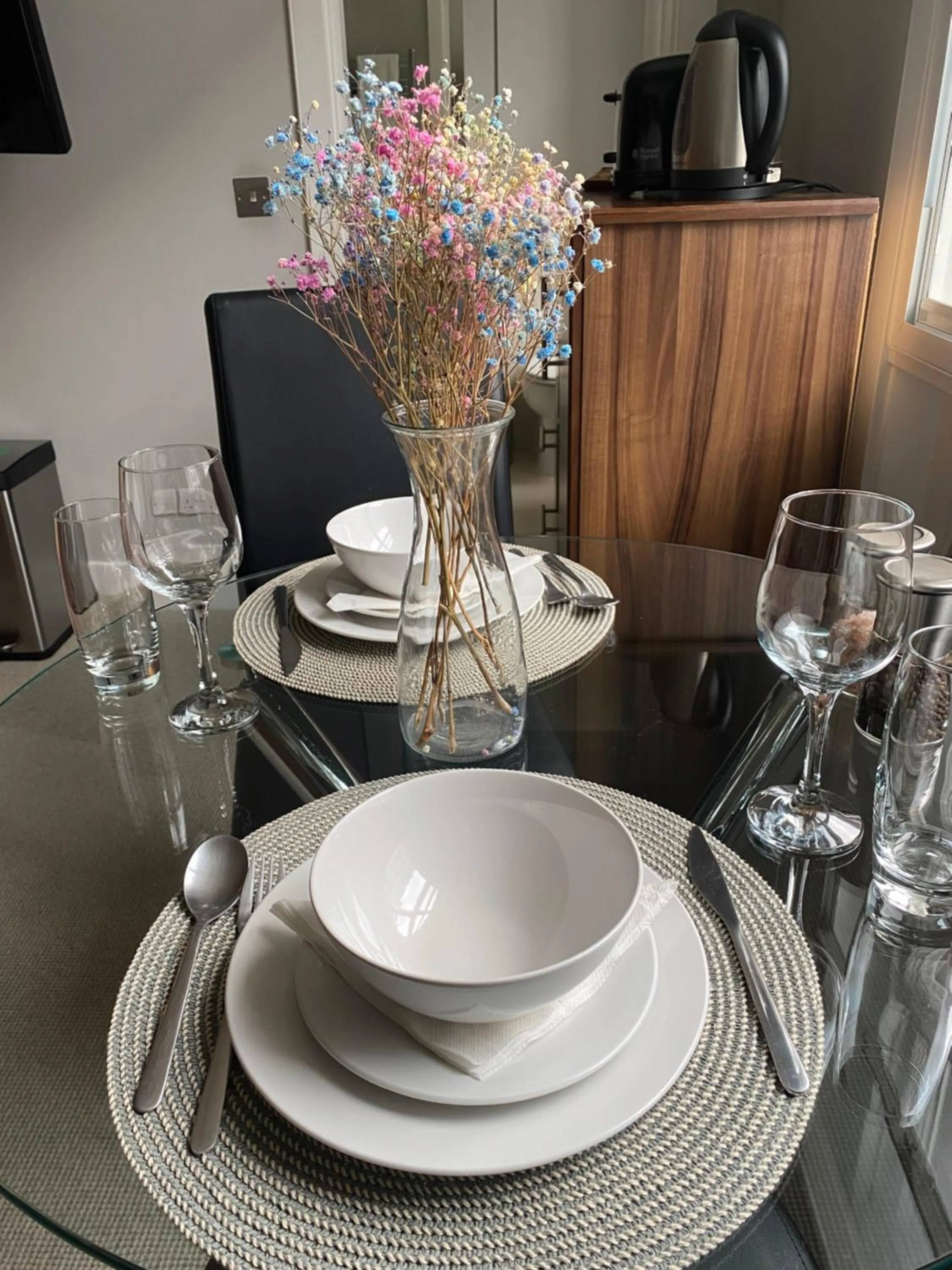 Coffee/tea facilities in Belgravia Apartments
