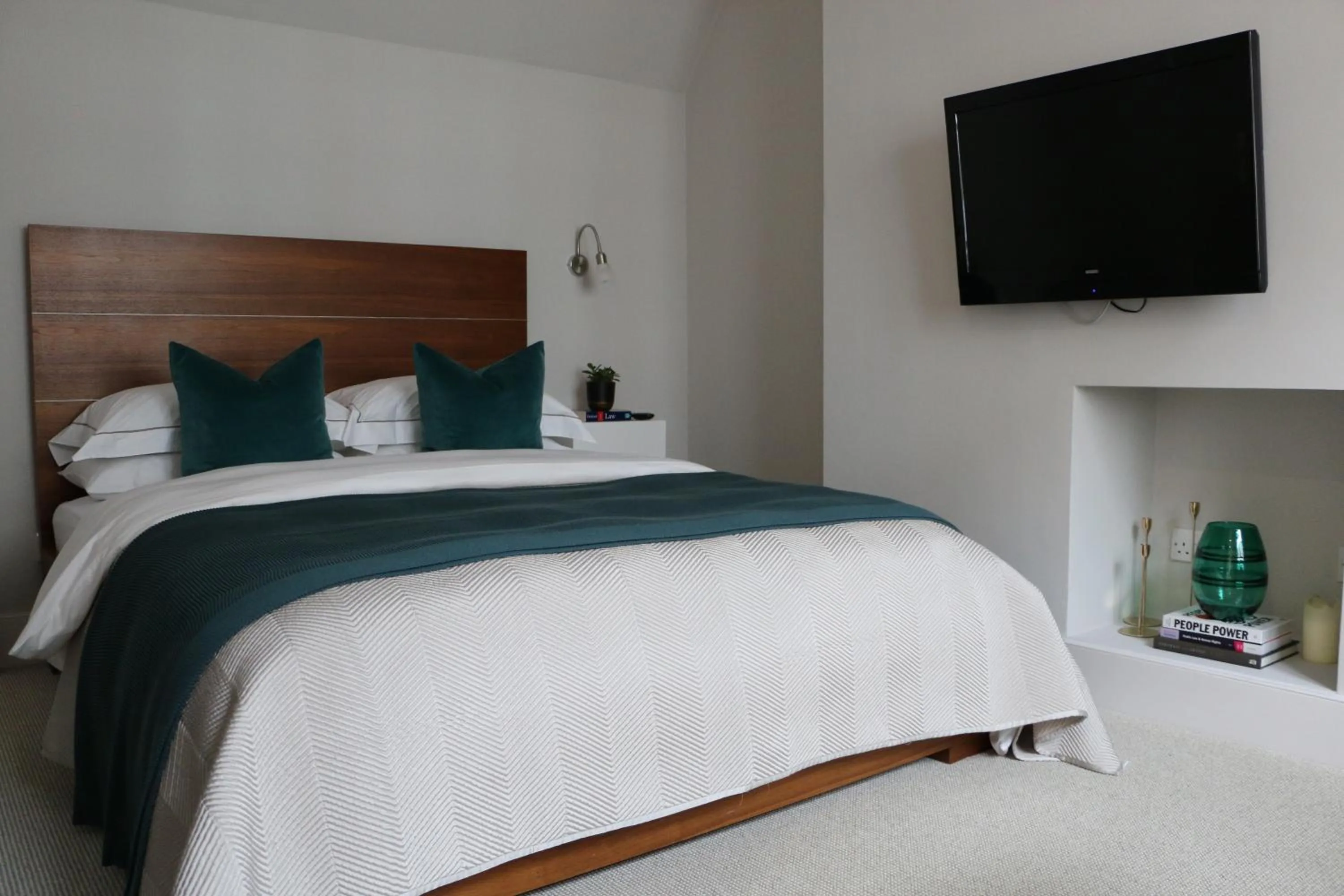 Bedroom, Bed in Belgravia Apartments