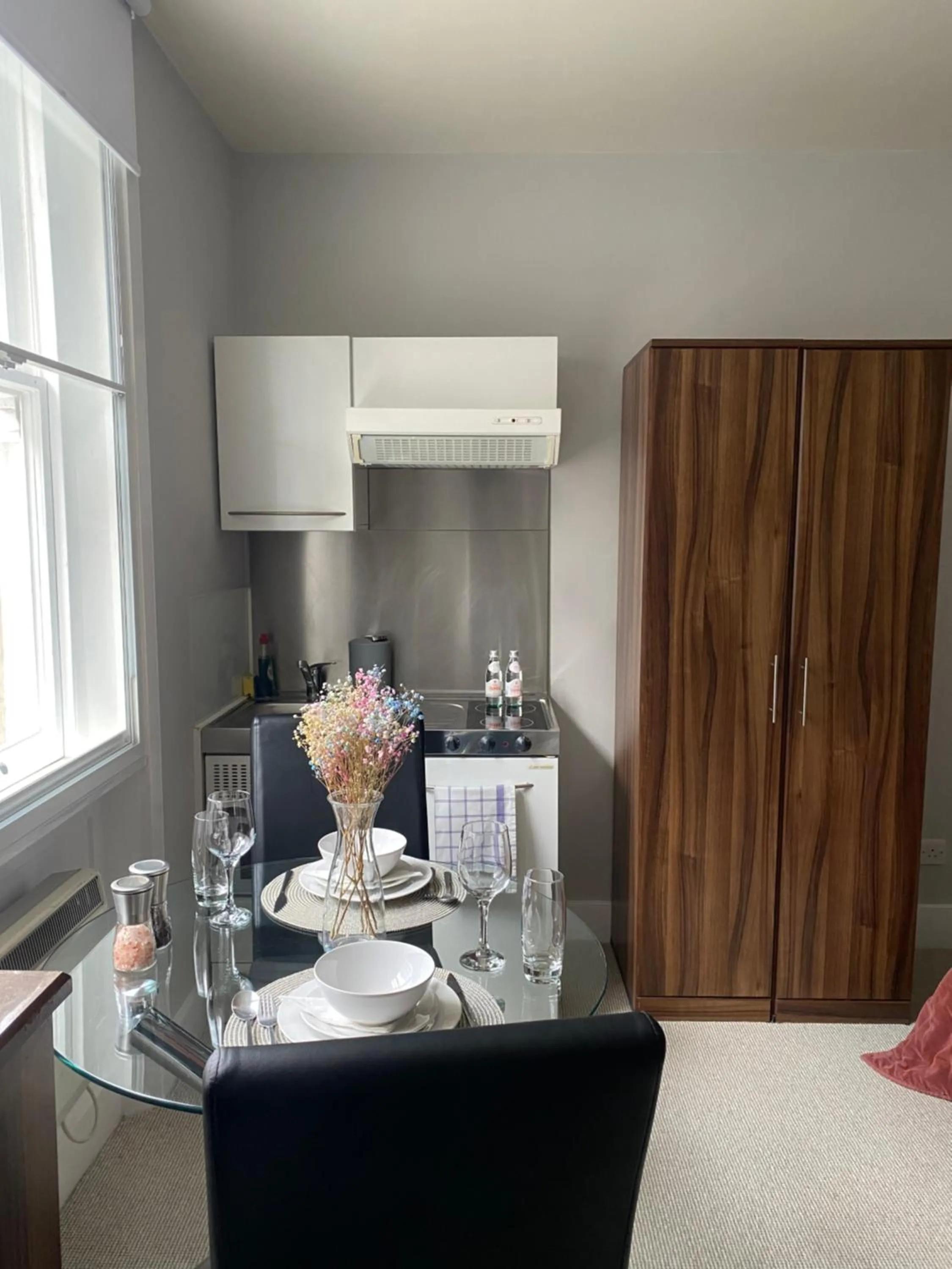 Kitchen or kitchenette in Belgravia Apartments