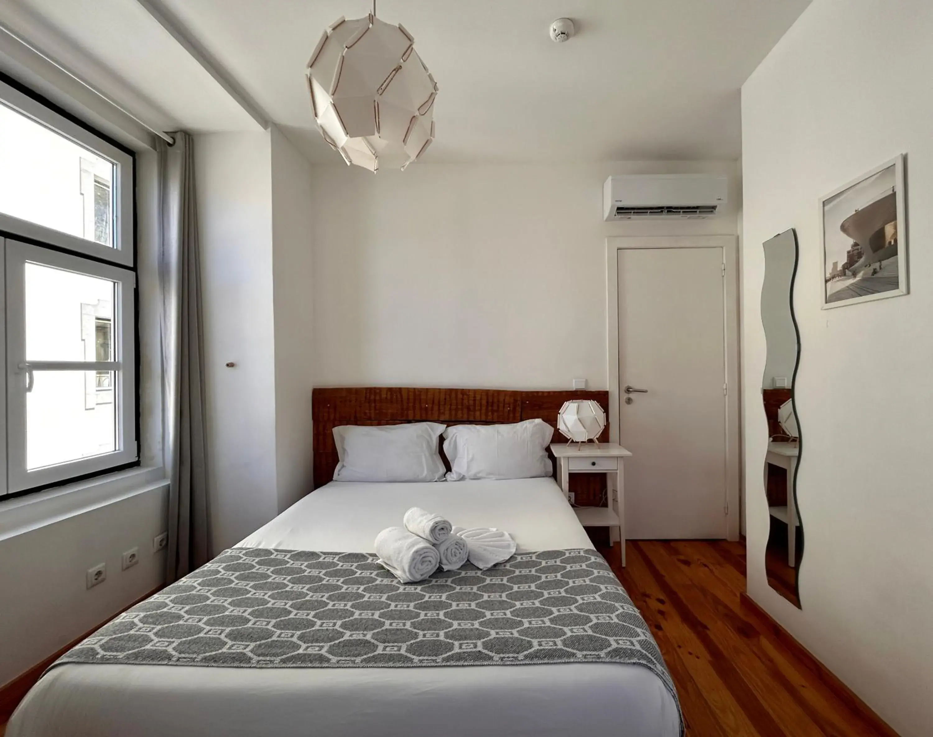 Double Room with Shared Bathroom - 3rd floor in 262 Baixa Guesthouse Double Room with Shared Bathroom - 3rd floor in 262 Baixa Guesthouse