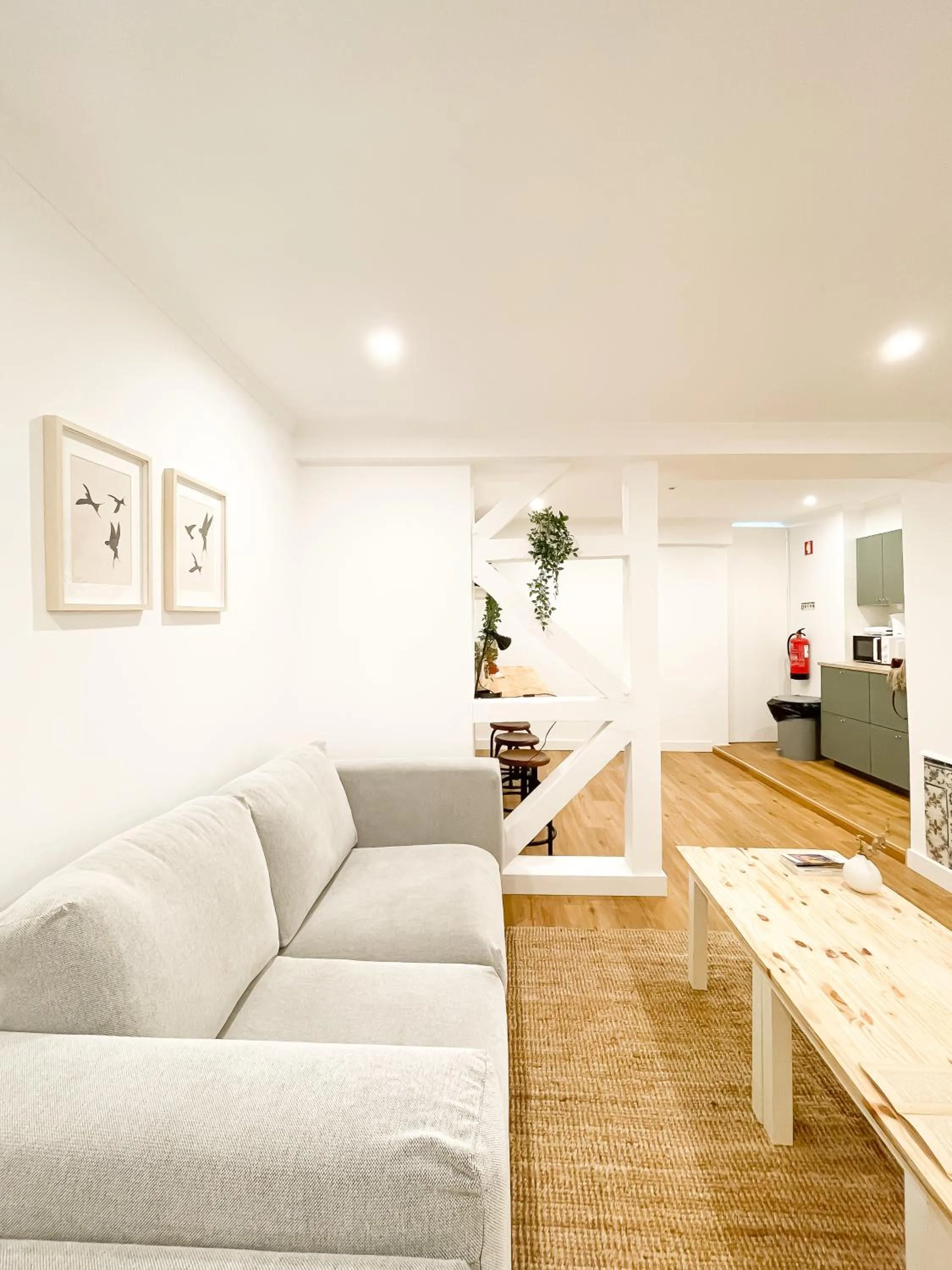 Communal lounge/ TV room in 262 Baixa Guesthouse