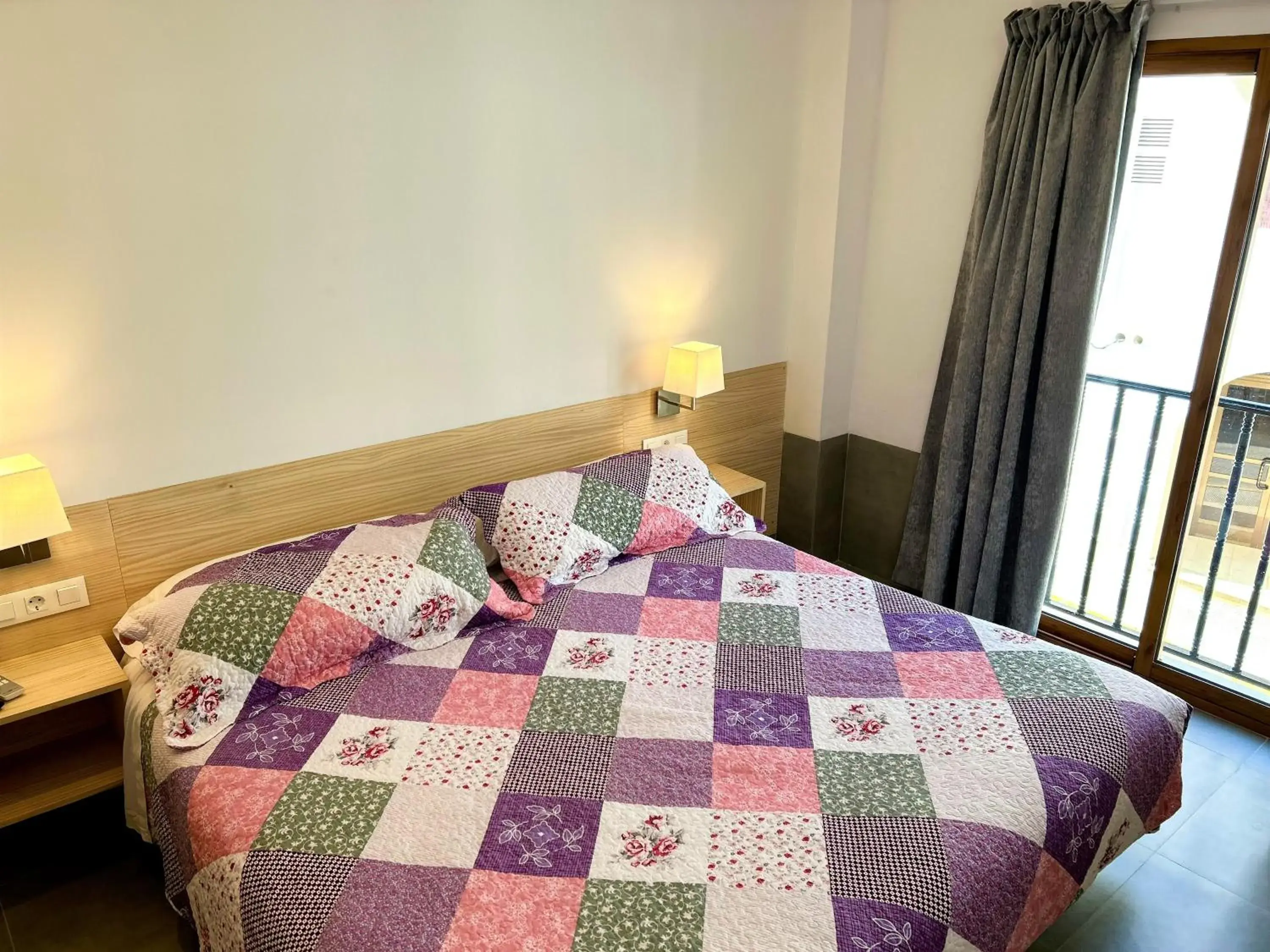 Double Room in Hostal Fornet Altea Double Room in Hostal Fornet Altea