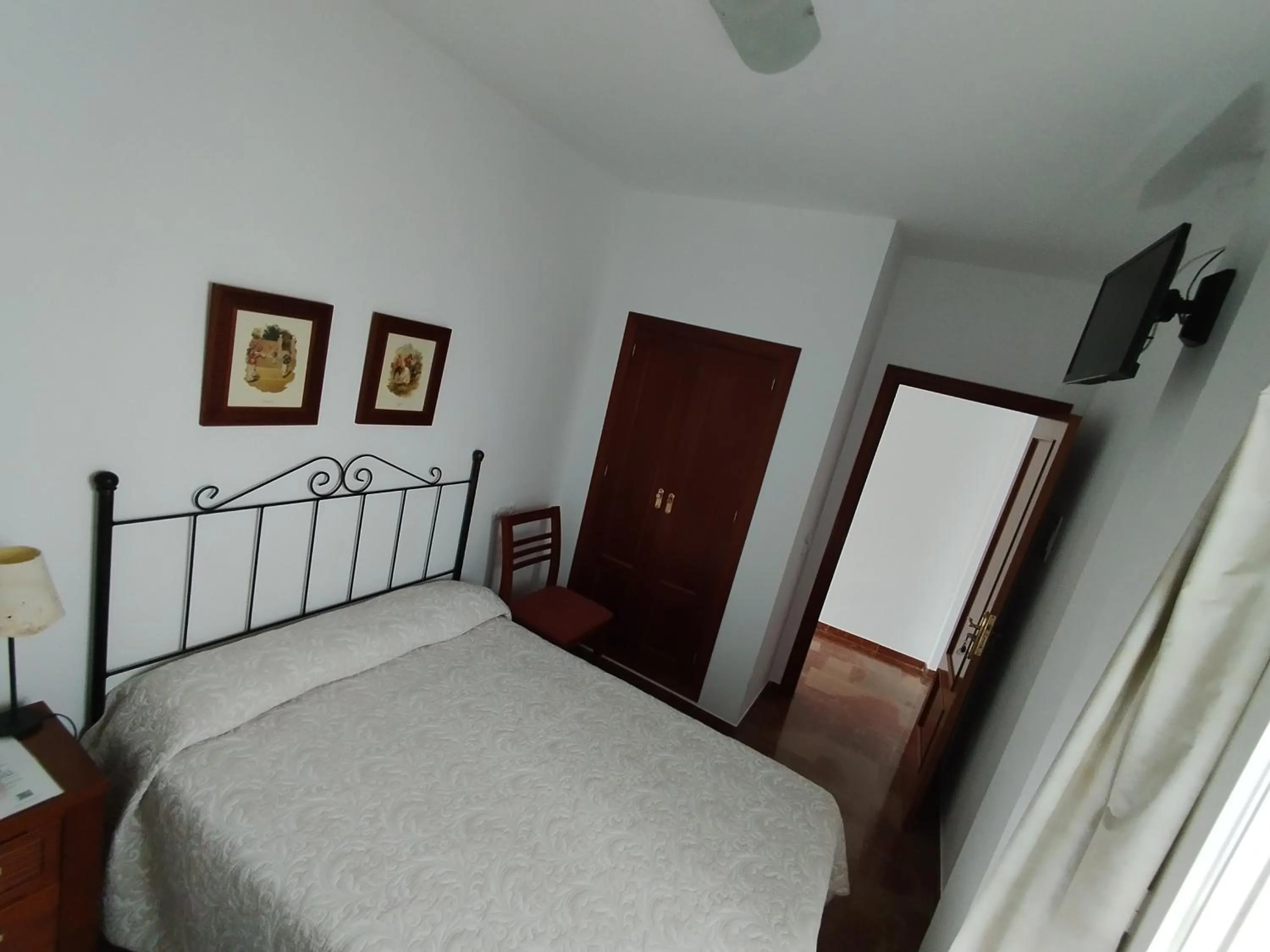 Bedroom, Bed in Hostal San Cayetano