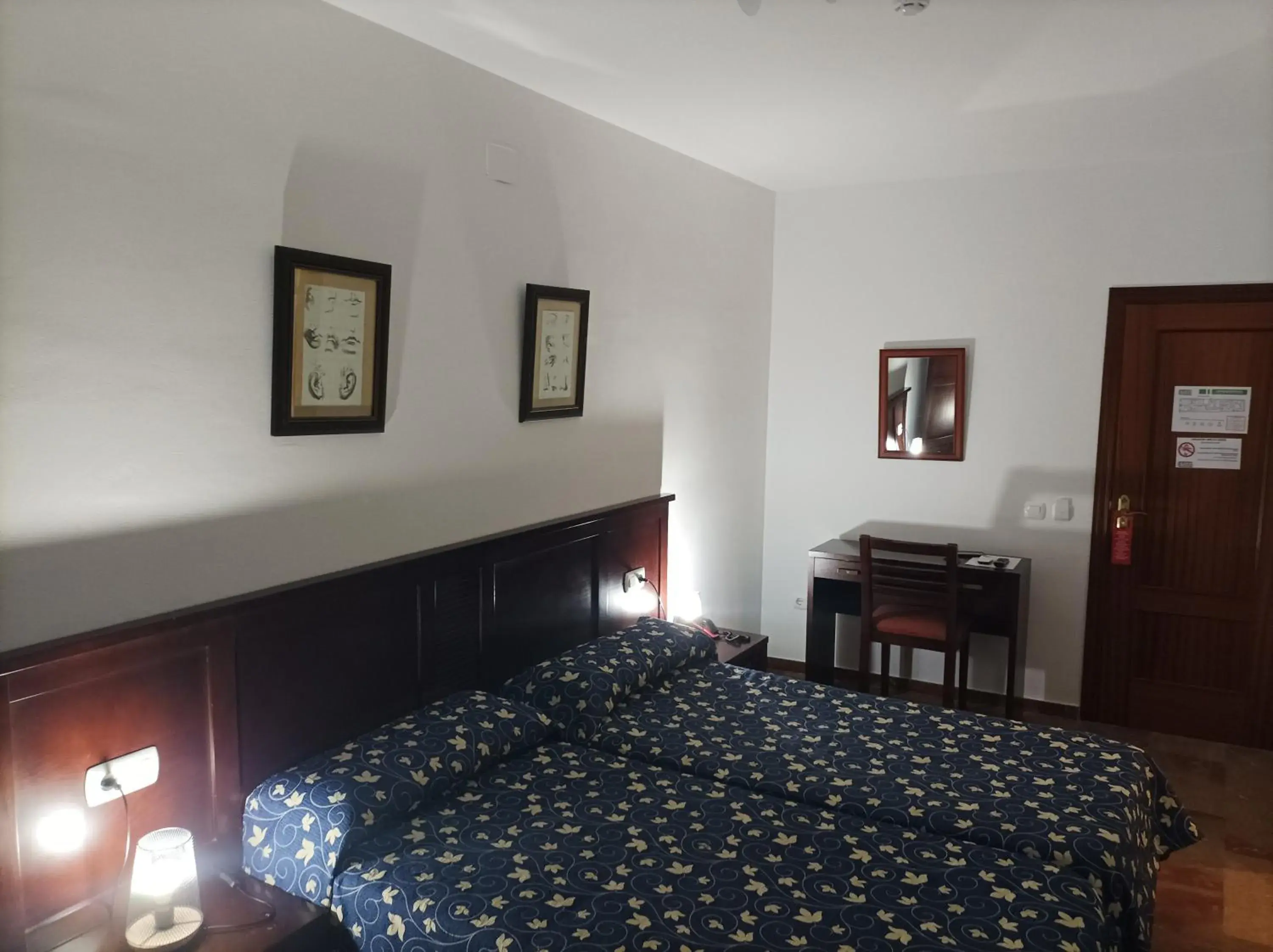 Property building, Bed in Hostal San Cayetano Property building, Bed in Hostal San Cayetano