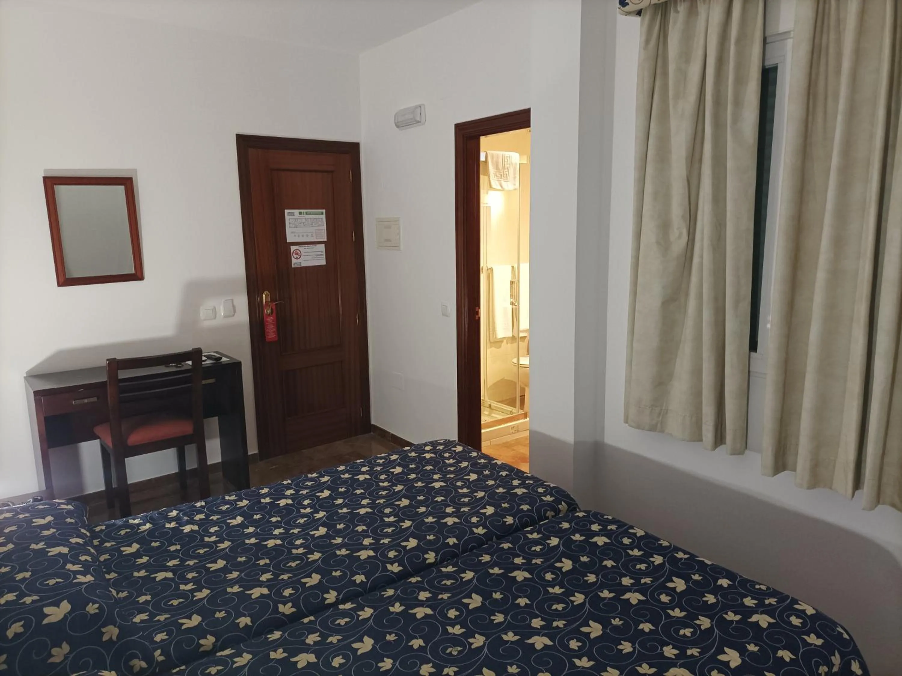 Property building, Bed in Hostal San Cayetano
