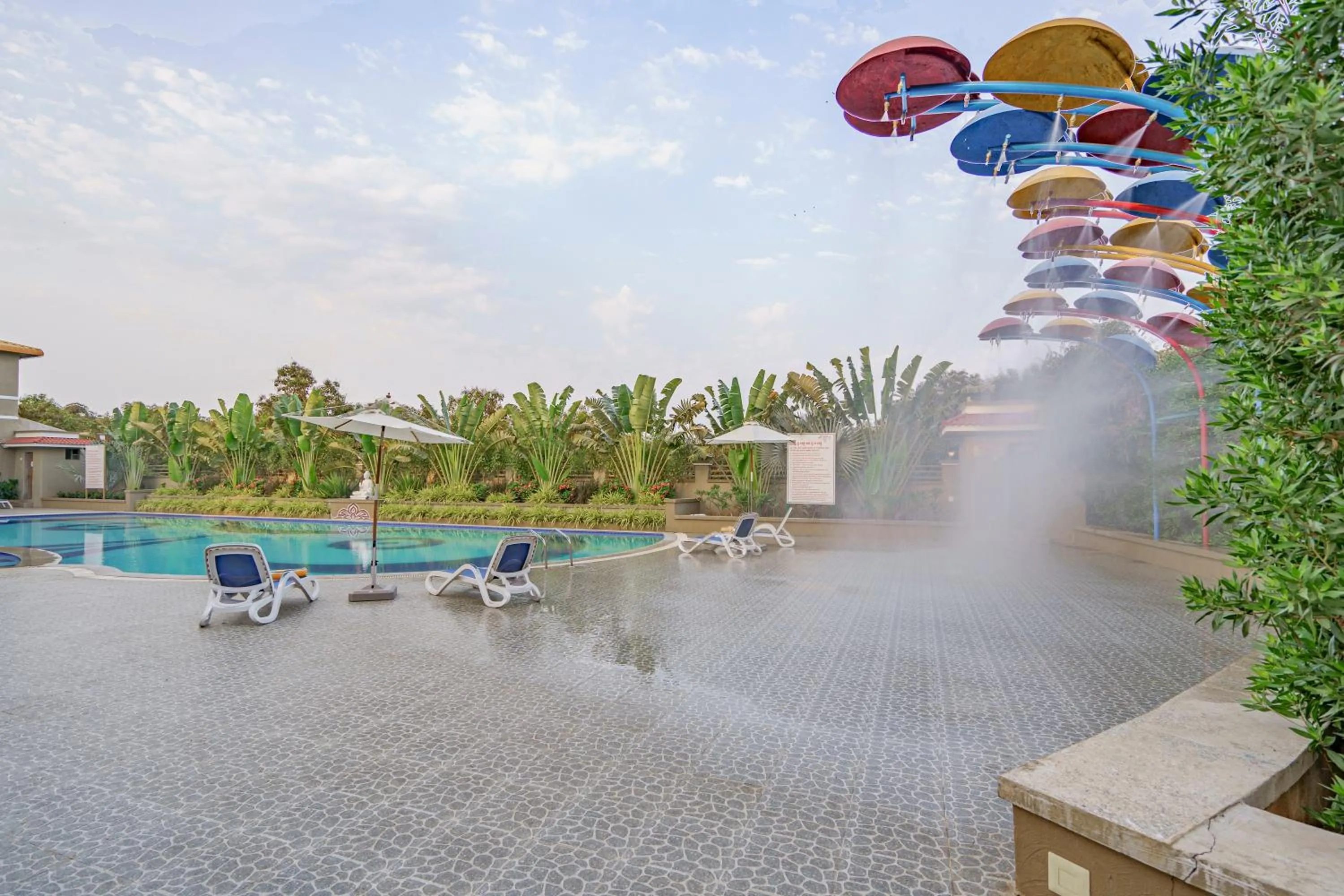 Swimming pool in Sterling Gir