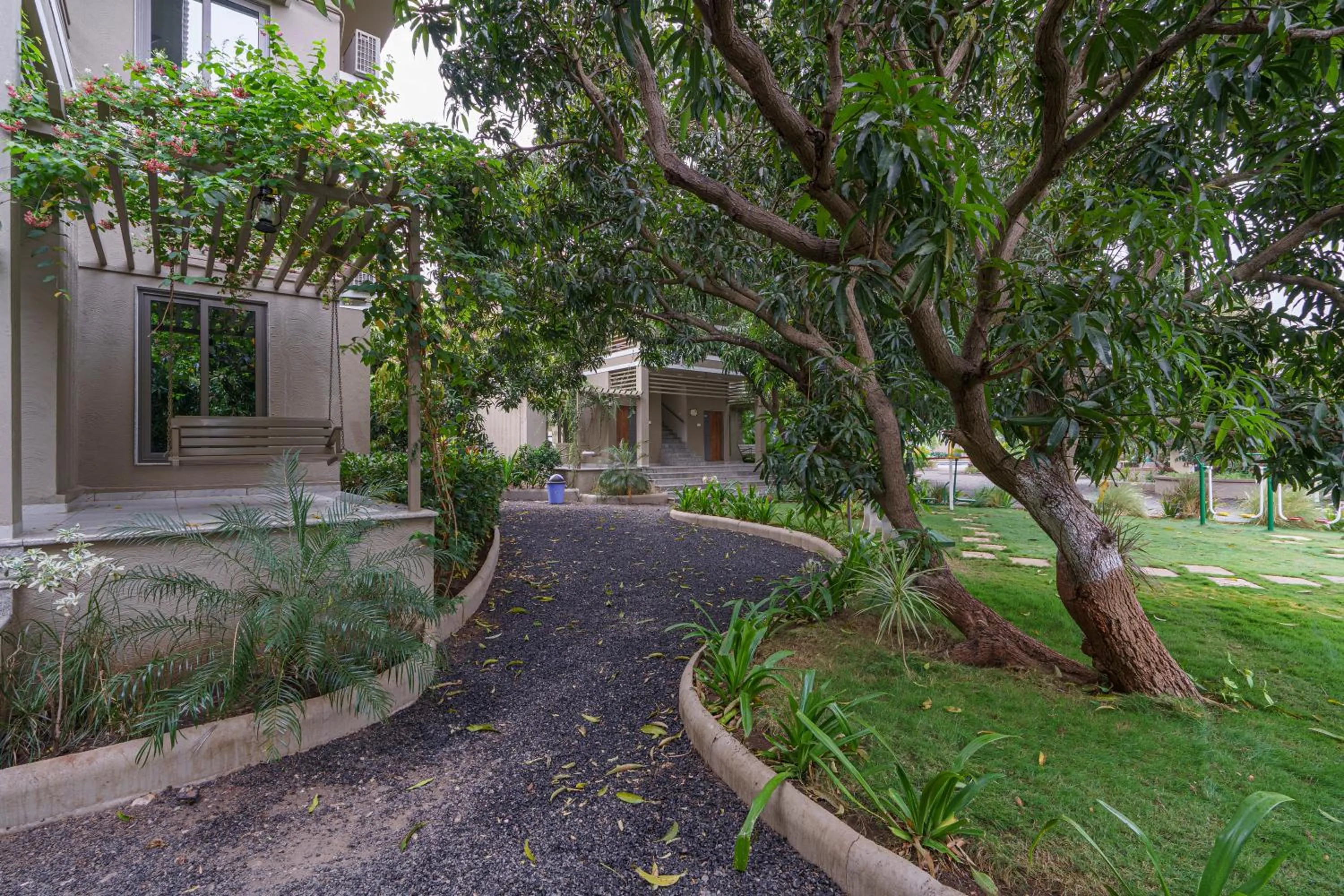 Property building in Sterling Gir