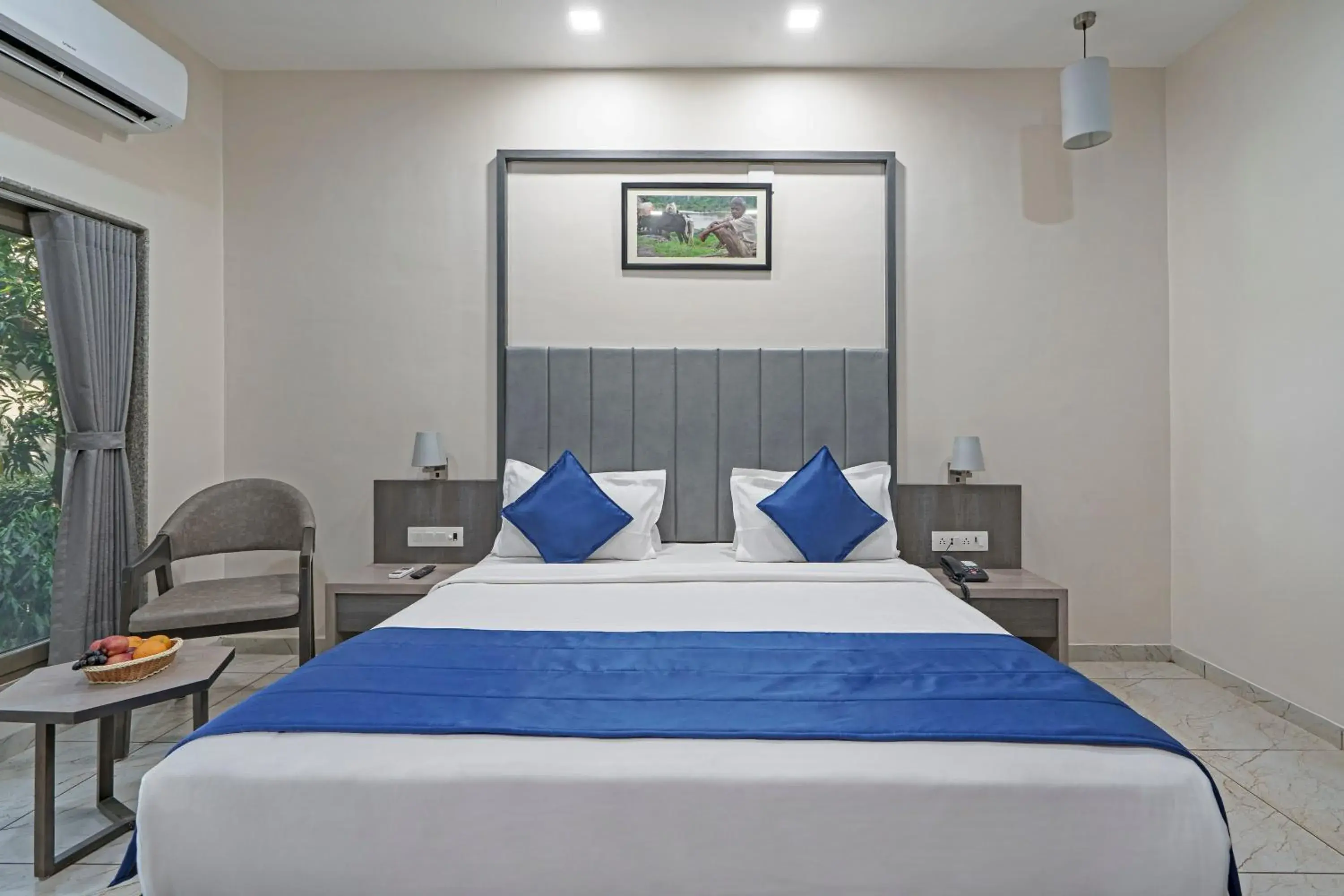 Bedroom, Bed in Sterling Gir Bedroom, Bed in Sterling Gir