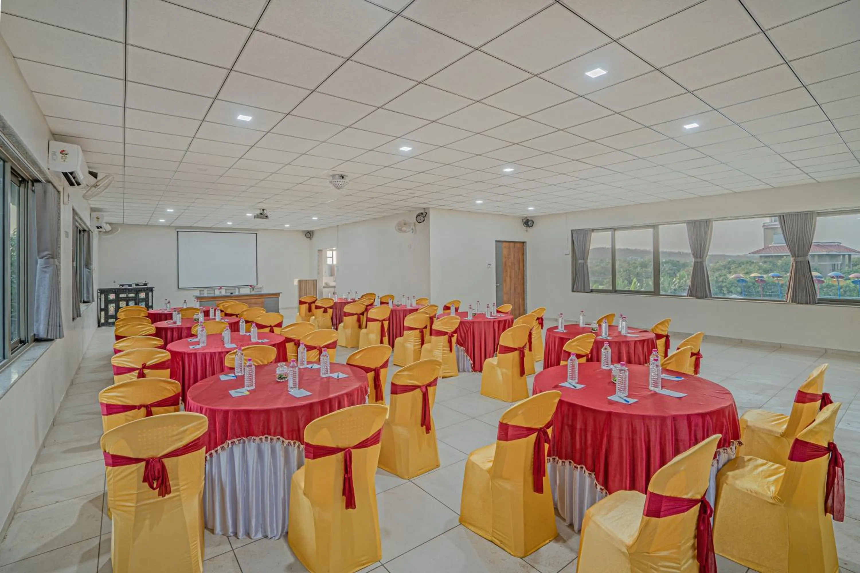 Meeting/conference room in Sterling Gir