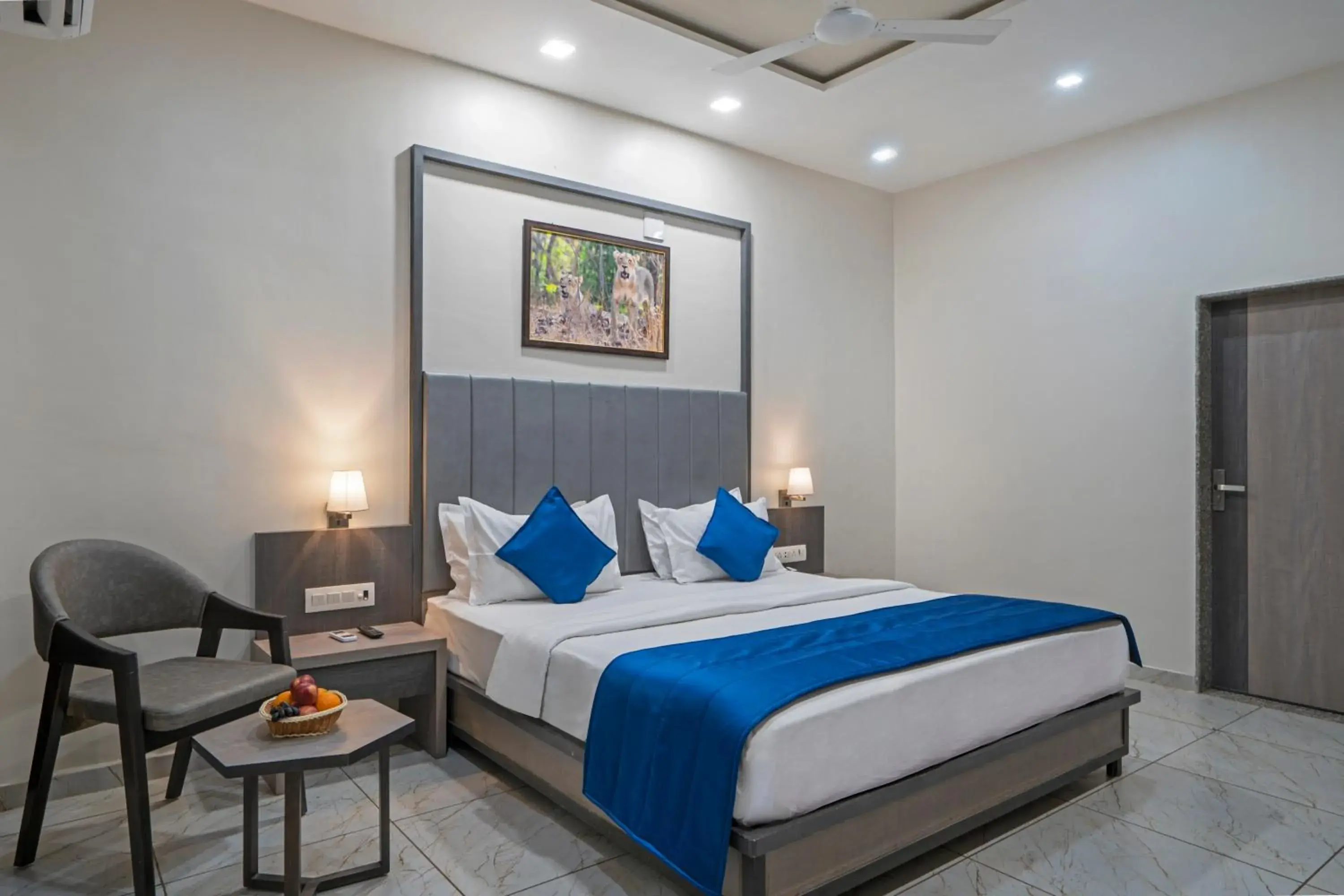 Bed in Sterling Gir Bed in Sterling Gir