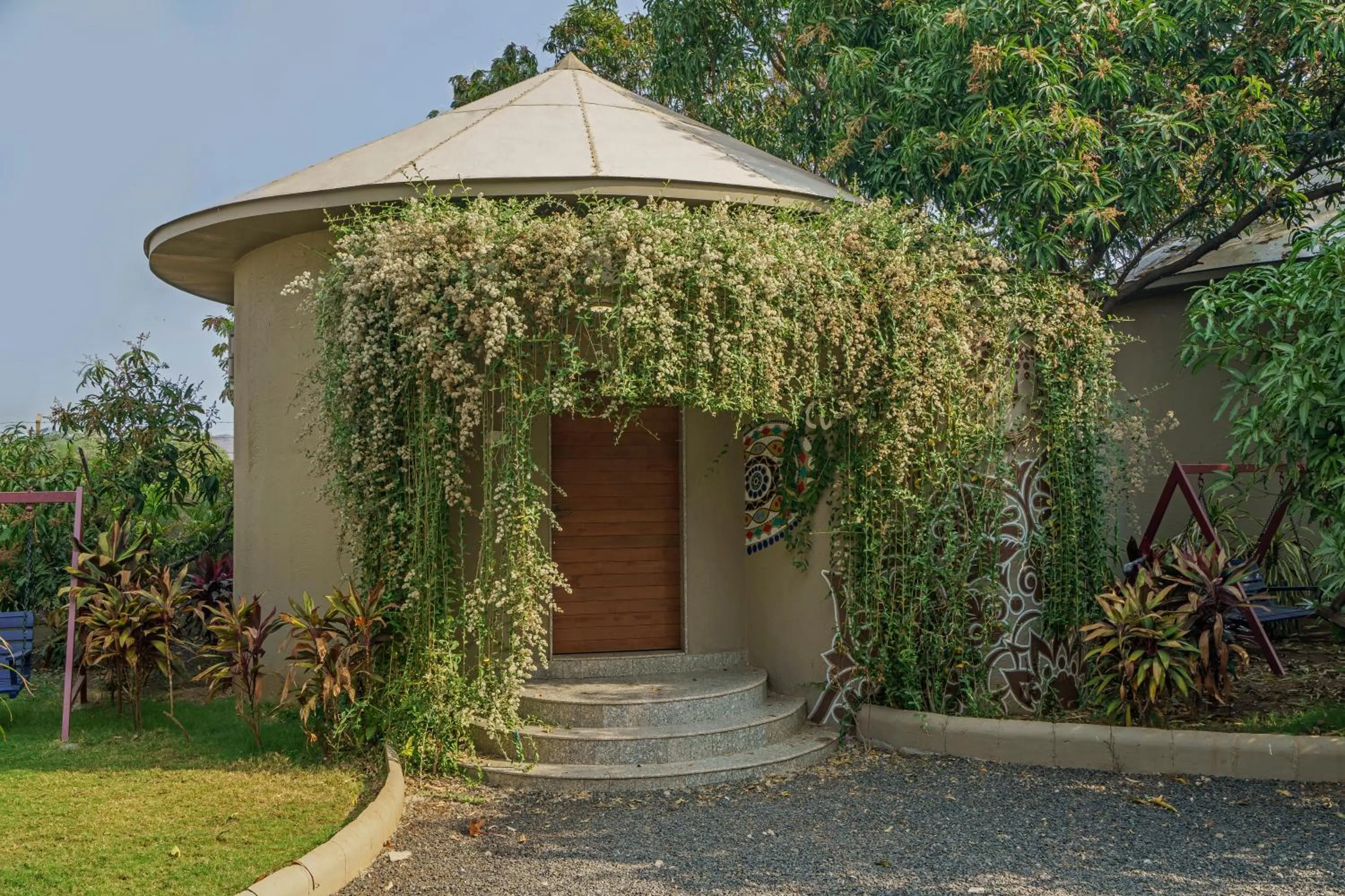 Property building in Sterling Gir