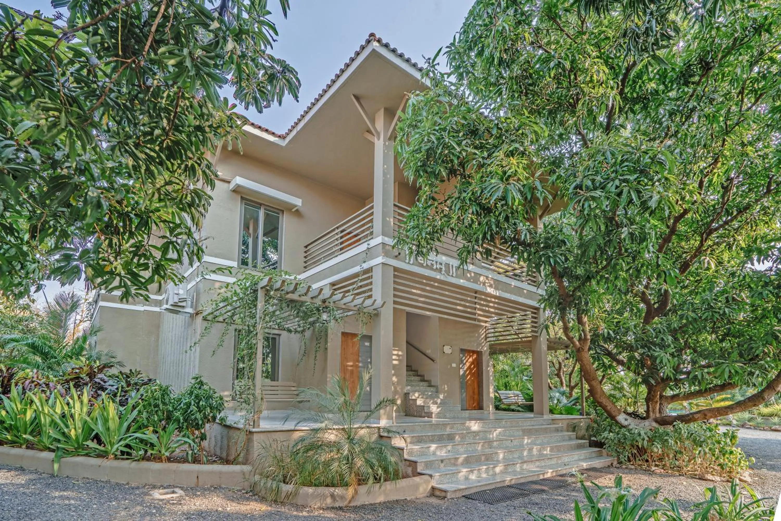 Property building in Sterling Gir