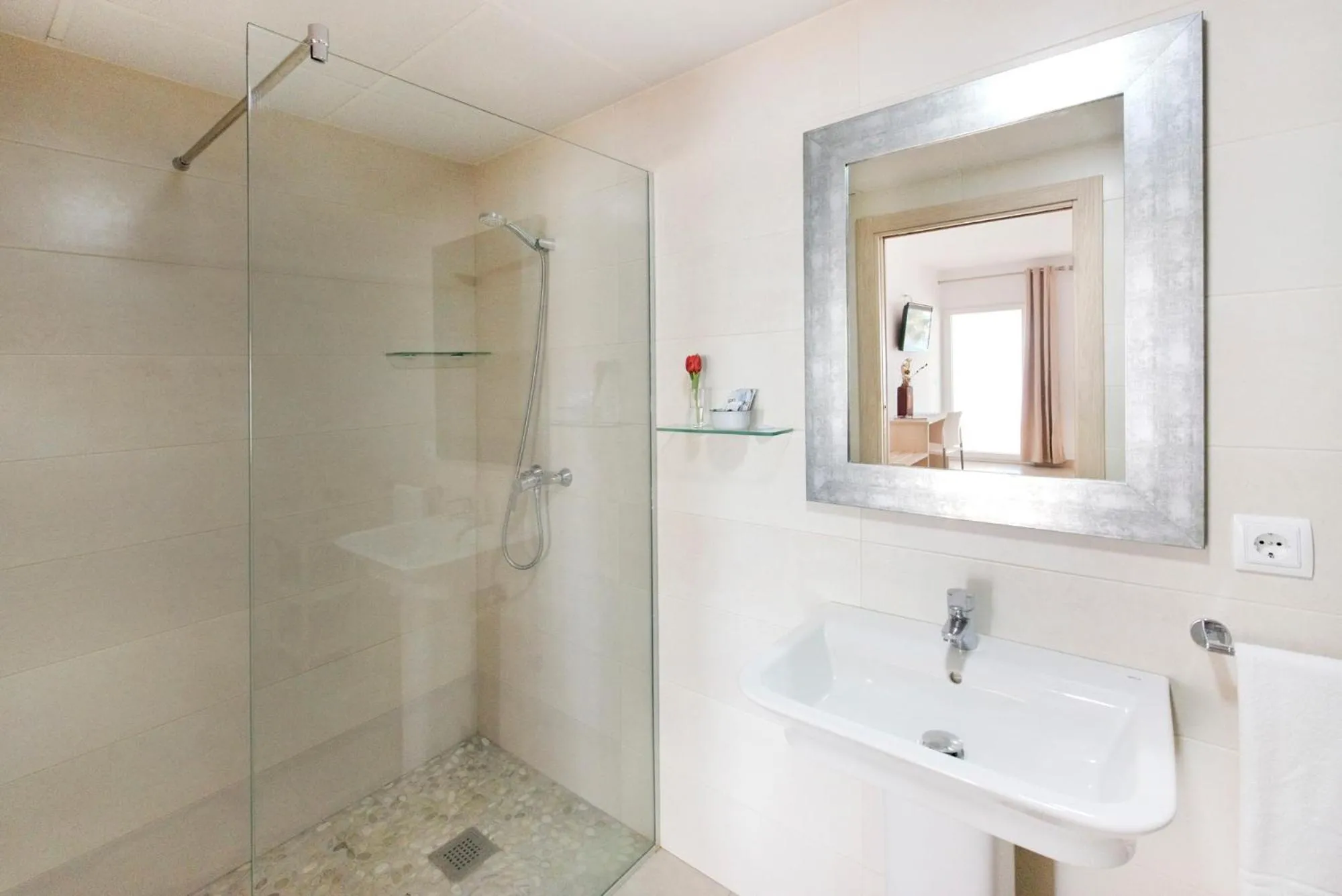 Shower in Hotel San Miguel