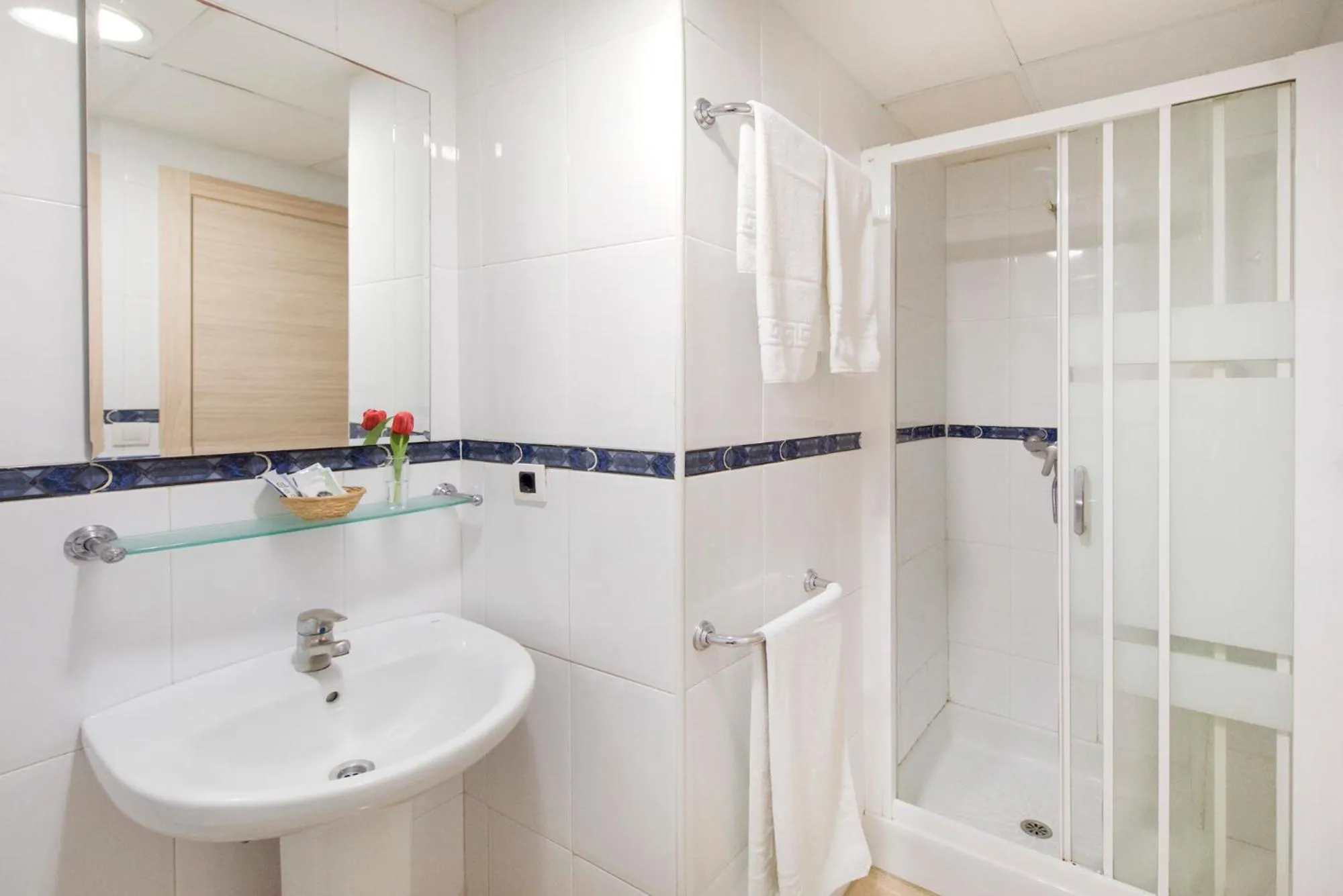 Shower in Hotel San Miguel