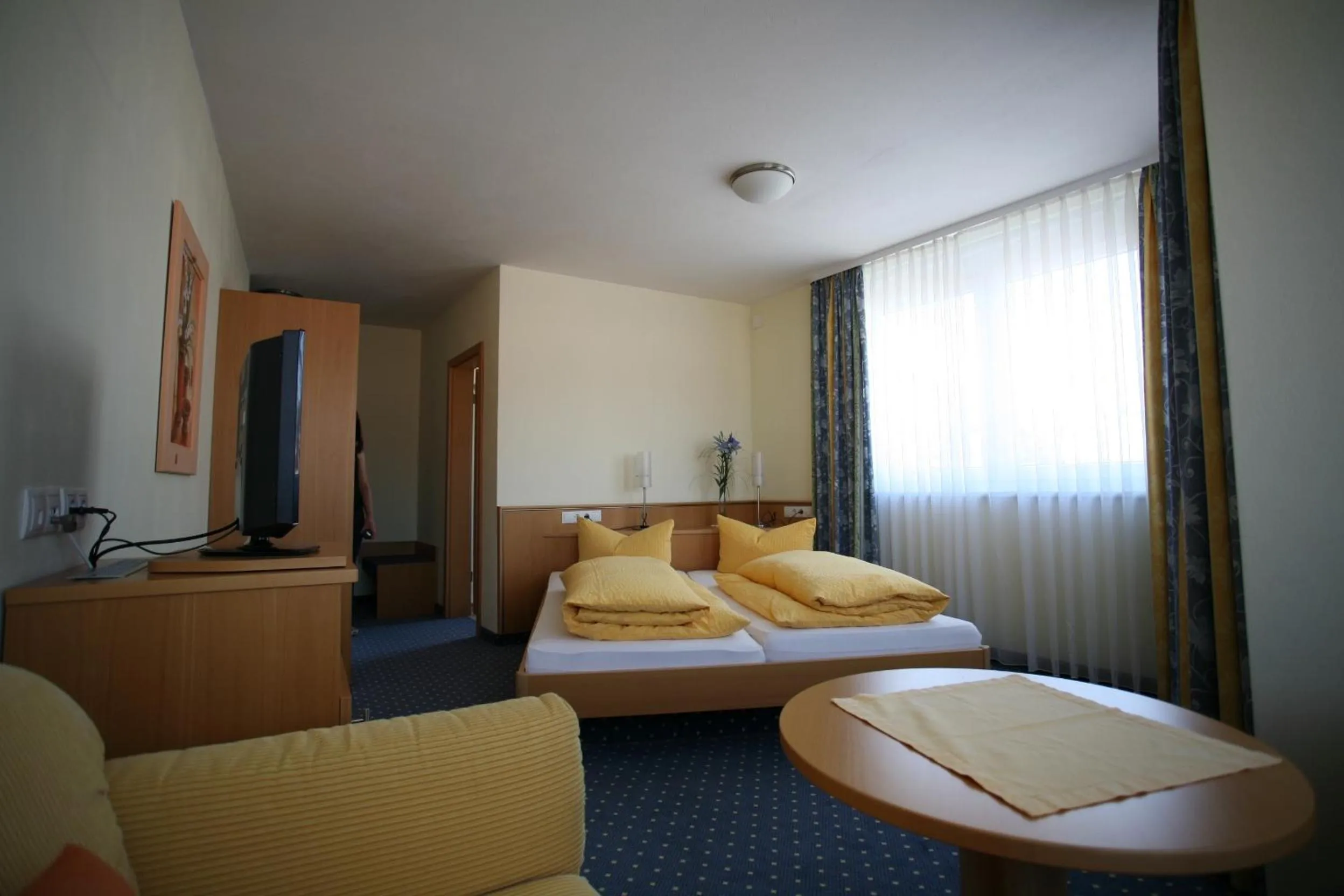 Day, Bed in Hotel Linde Pfalz