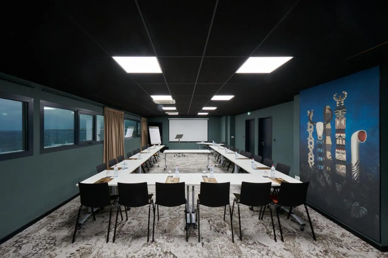 Business facilities in DINA MORGABINE SAINT DENIS