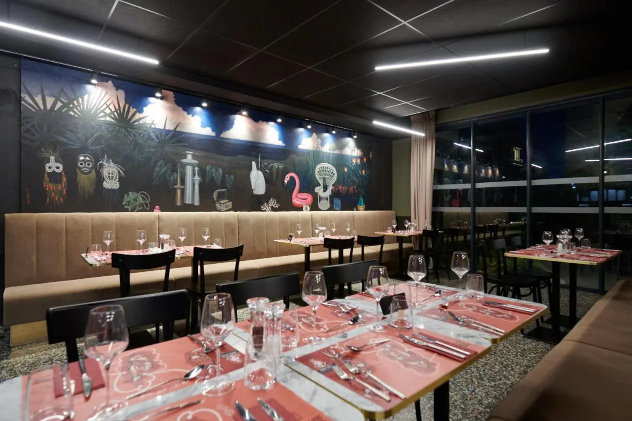 Restaurant/places to eat in DINA MORGABINE SAINT DENIS