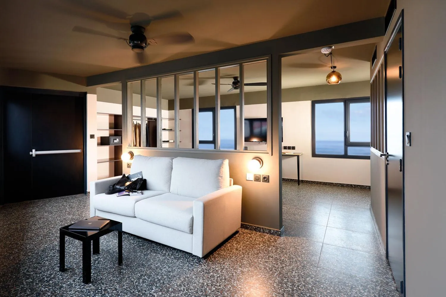 Living room, Bed in DINA MORGABINE SAINT DENIS