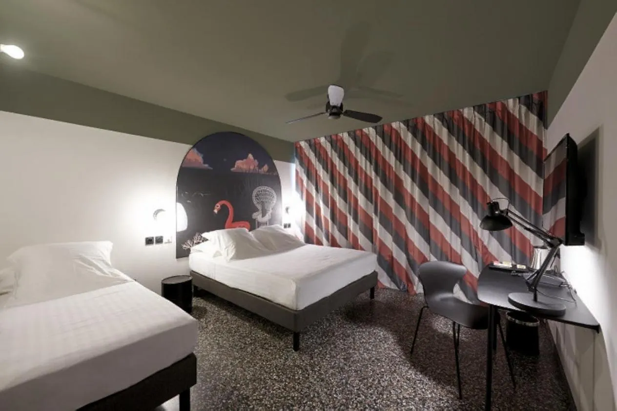 Bed in DINA MORGABINE SAINT DENIS