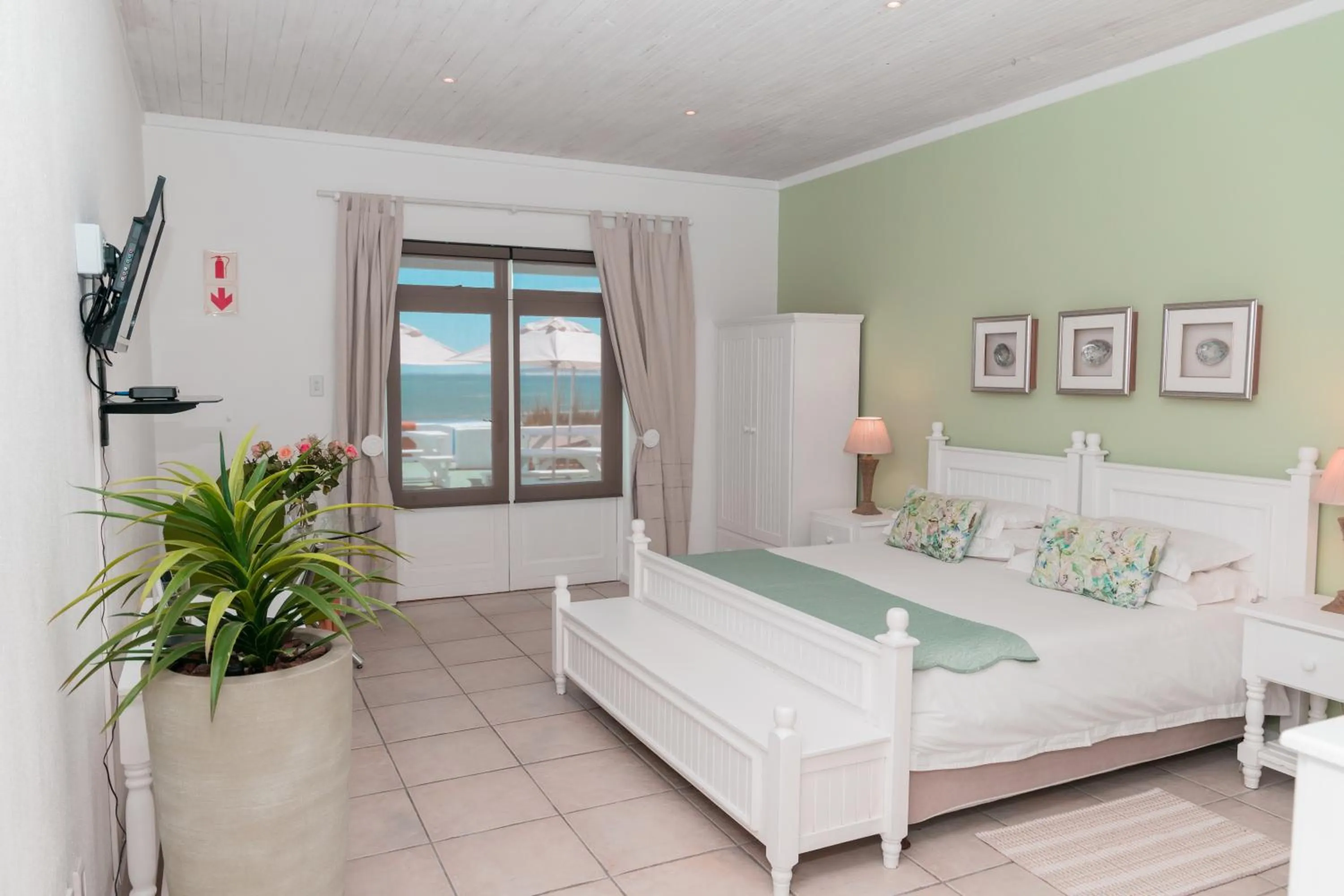 Sea view, Bed in Paternoster Lodge