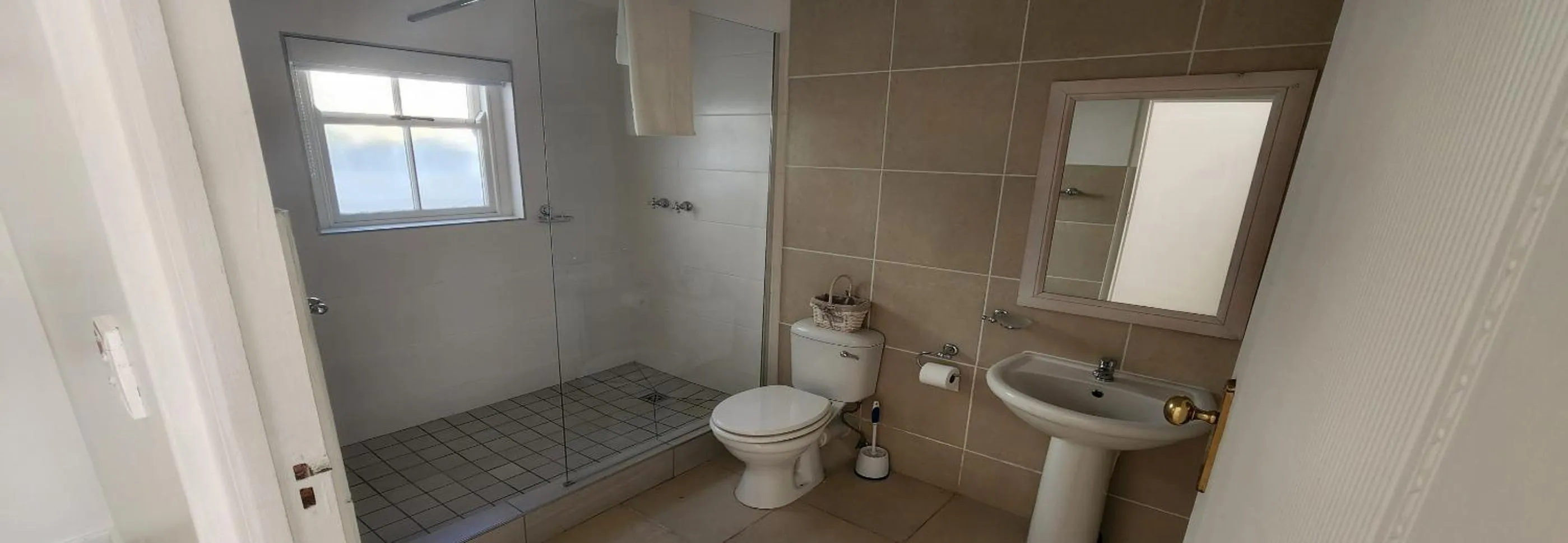 Bathroom in Paternoster Lodge