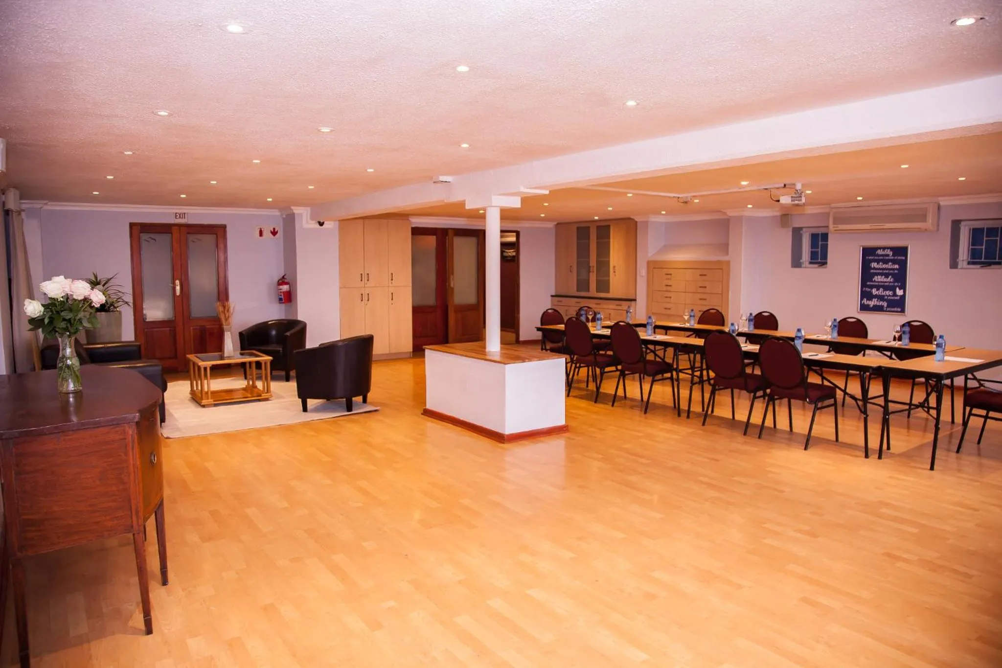 Seating area in Paternoster Lodge