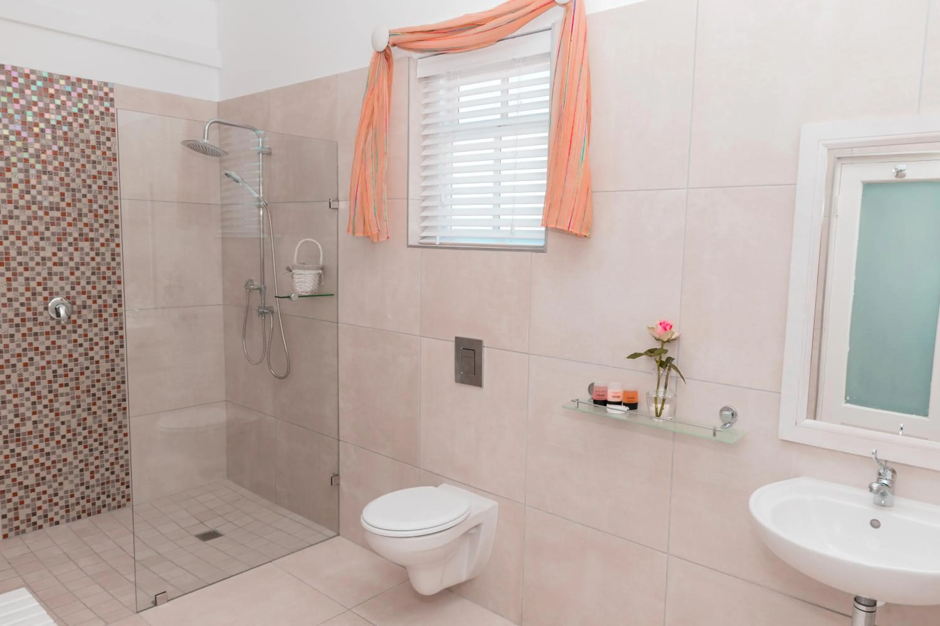 Bathroom in Paternoster Lodge