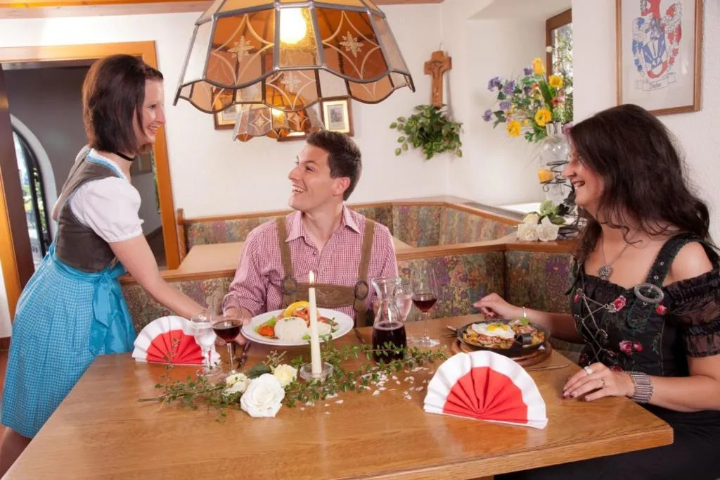 Restaurant/places to eat in Urlaubshotel Binder