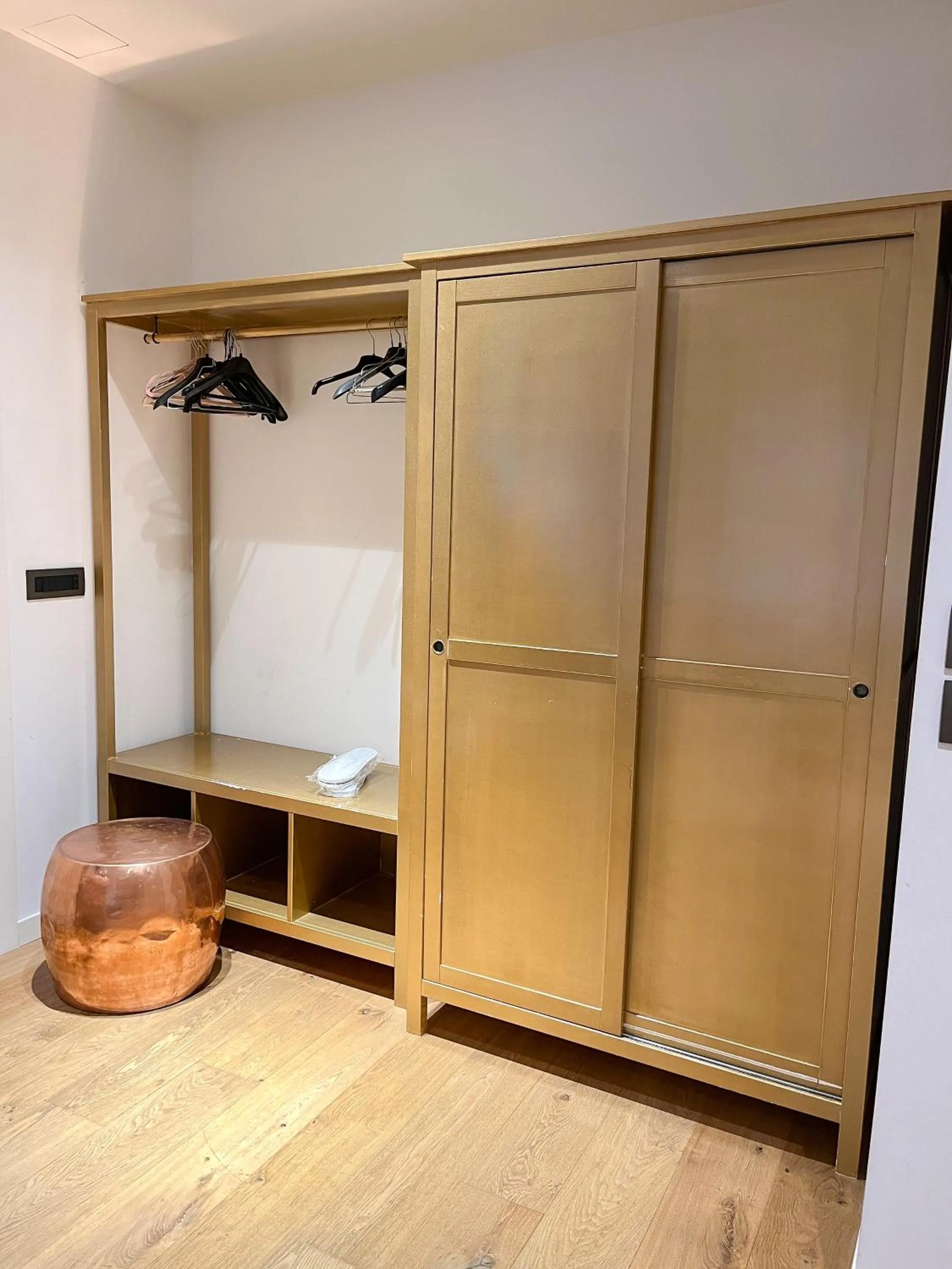 wardrobe in The Babe Boutique Hotel