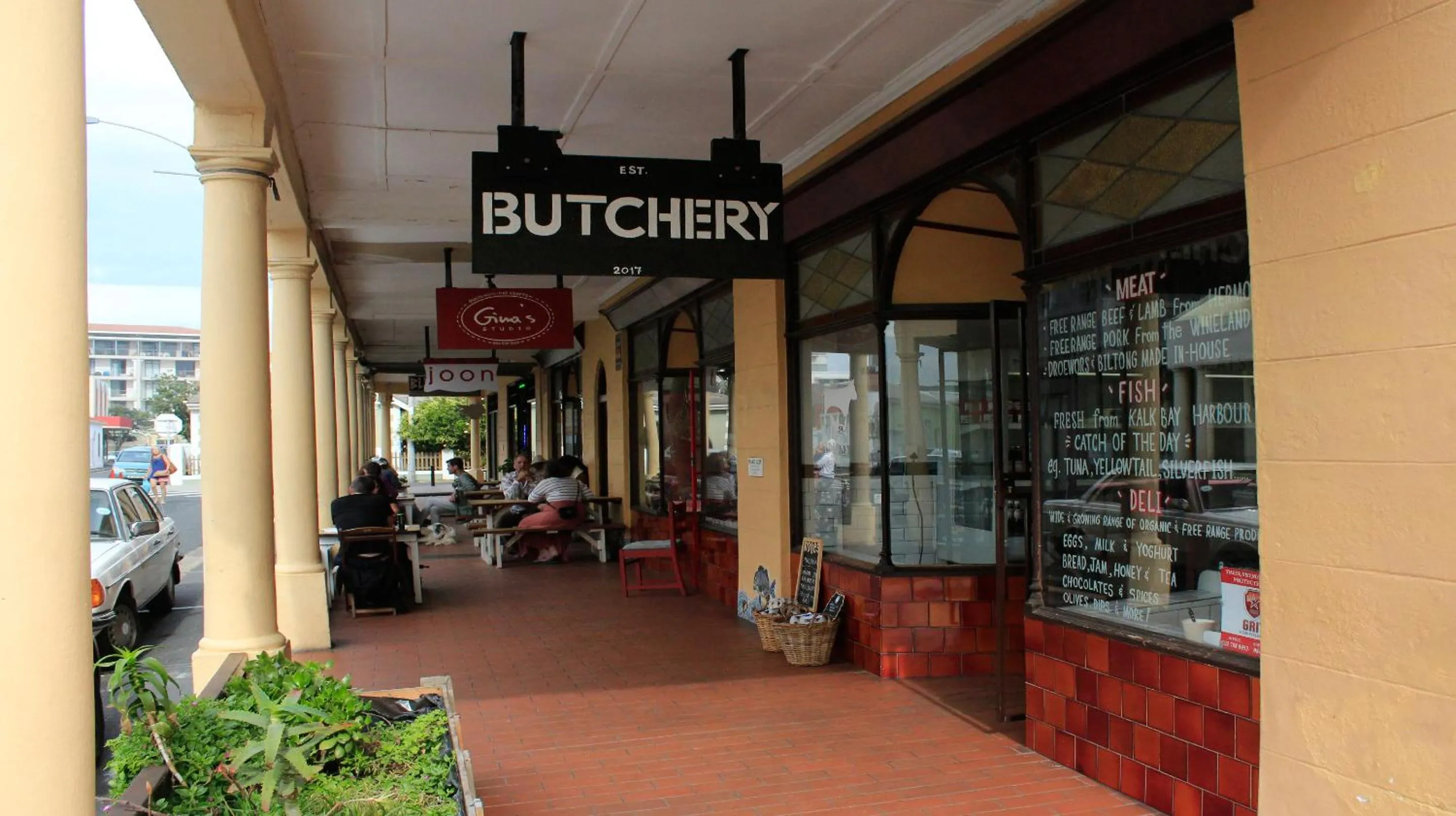 Restaurant/places to eat in THE PLACE Muizenberg