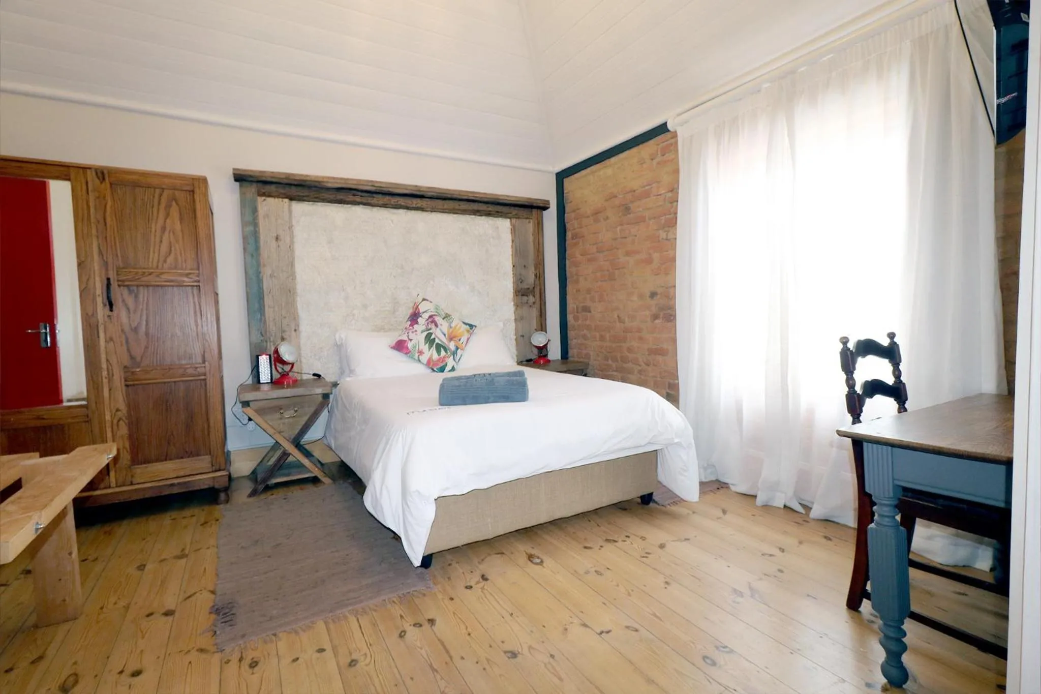 Bed in THE PLACE Muizenberg