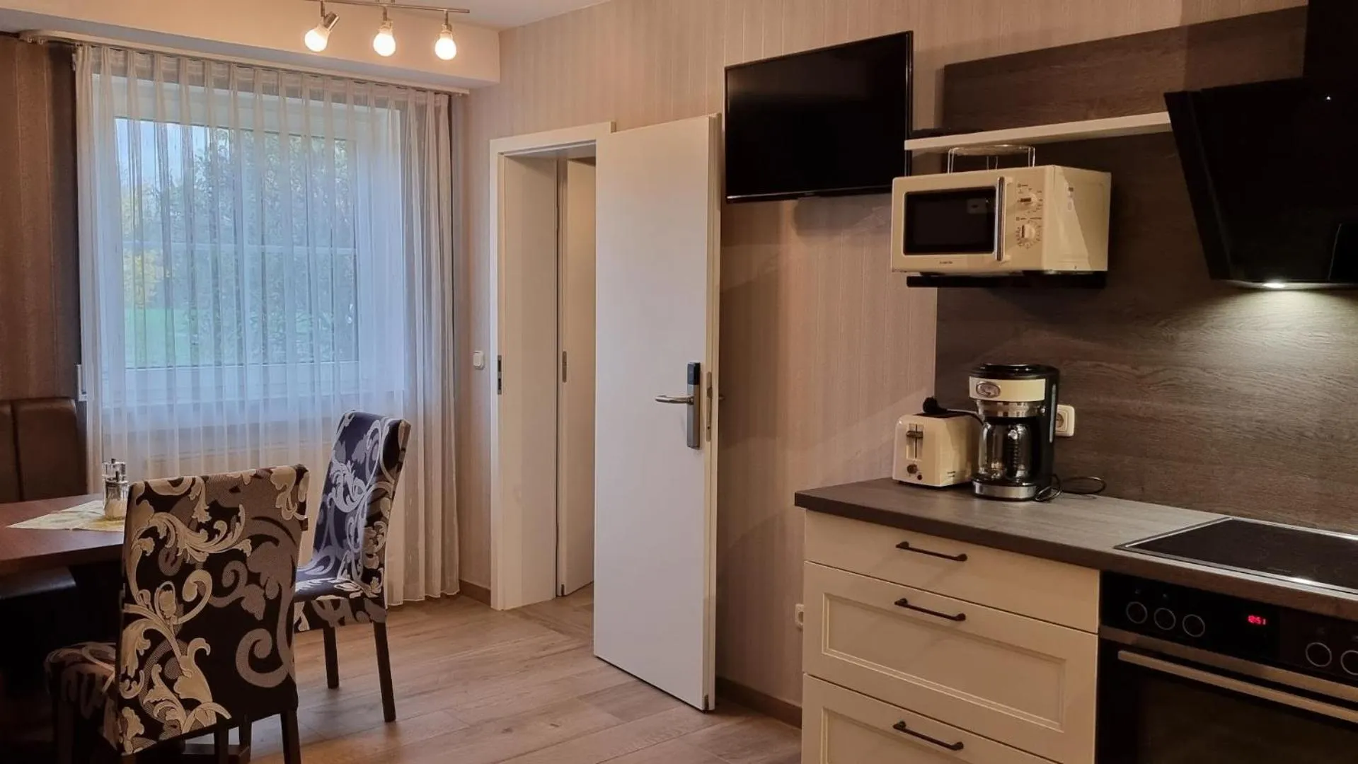 TV and multimedia in Hotel Rhöner Land Garni - Bed & Breakfast