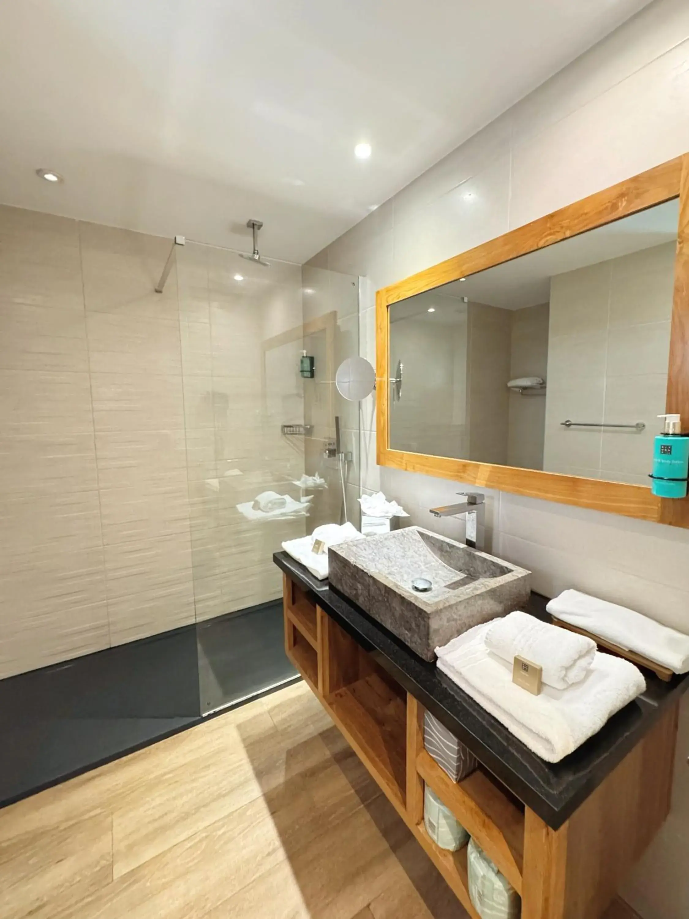 Orient Beach Hotel Orient Beach Hotel