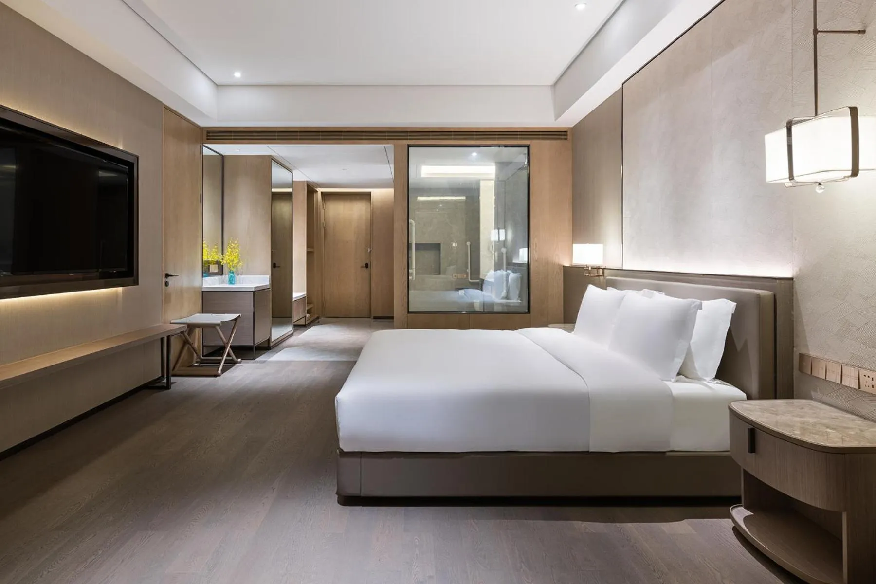 Photo of the whole room, Bed in Grand Mercure Shanghai Lingang