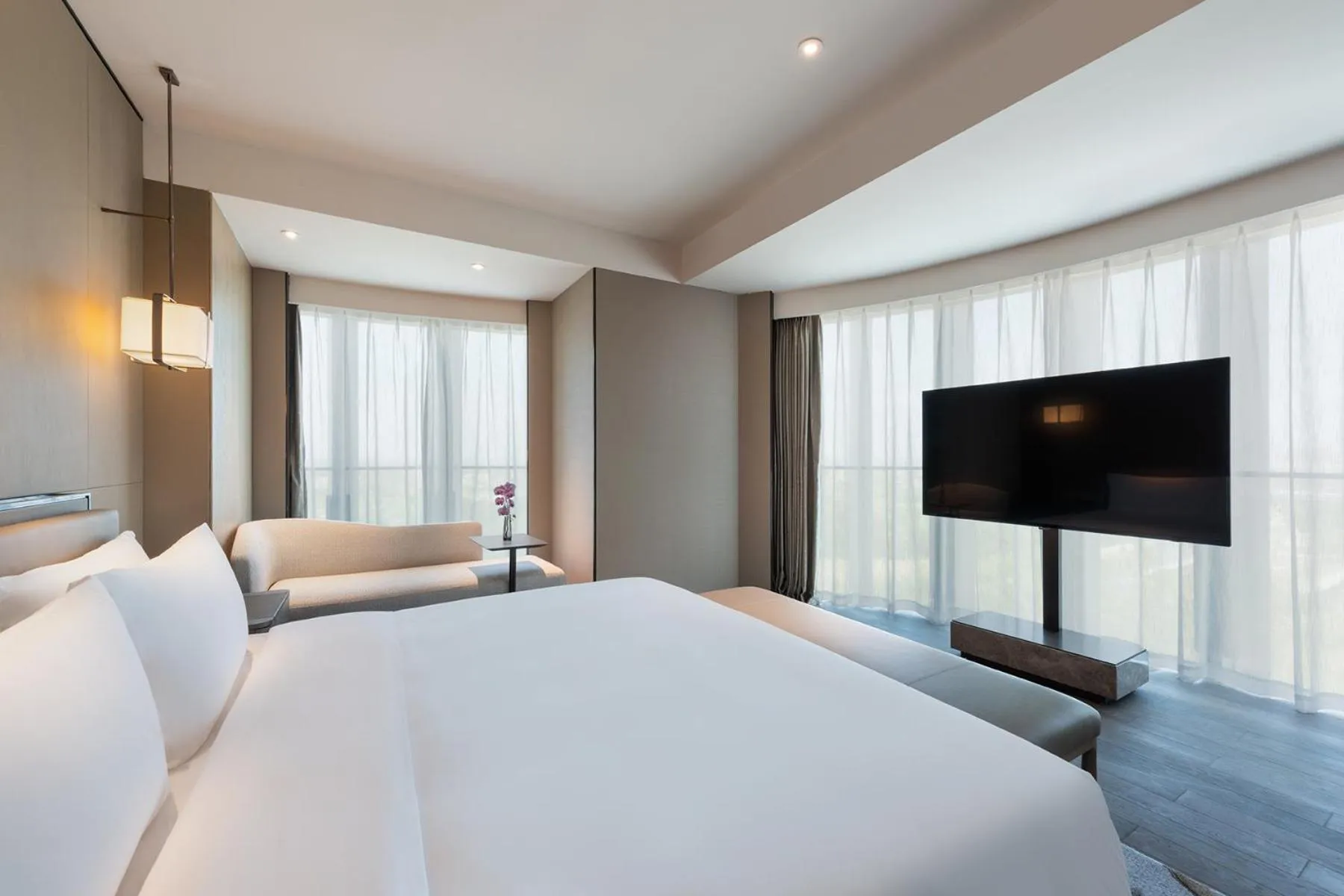 Bedroom, Bed in Grand Mercure Shanghai Lingang
